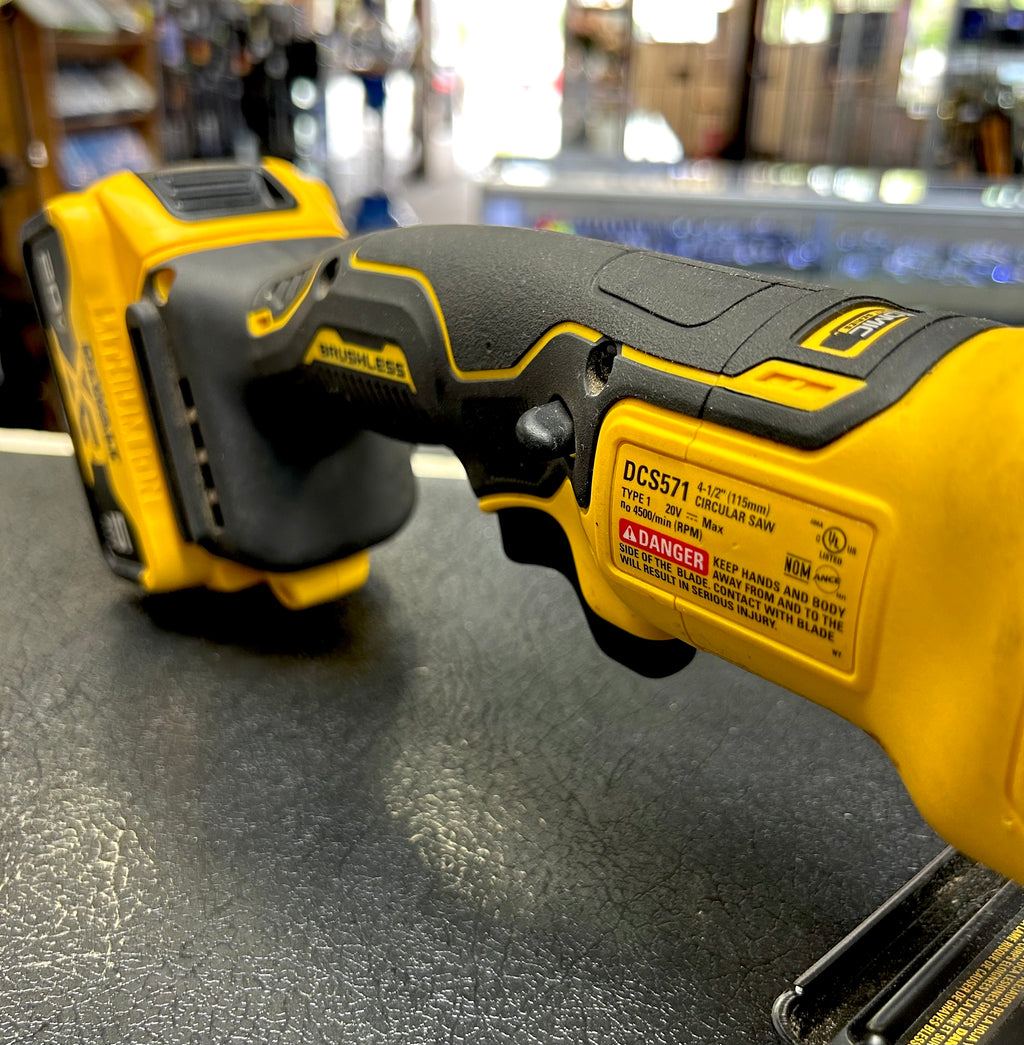 DEWALT DCS571 20V MAX XR Brushless 4-1/2” Circular Saw Kit w/ 5Ah Battery & Charger