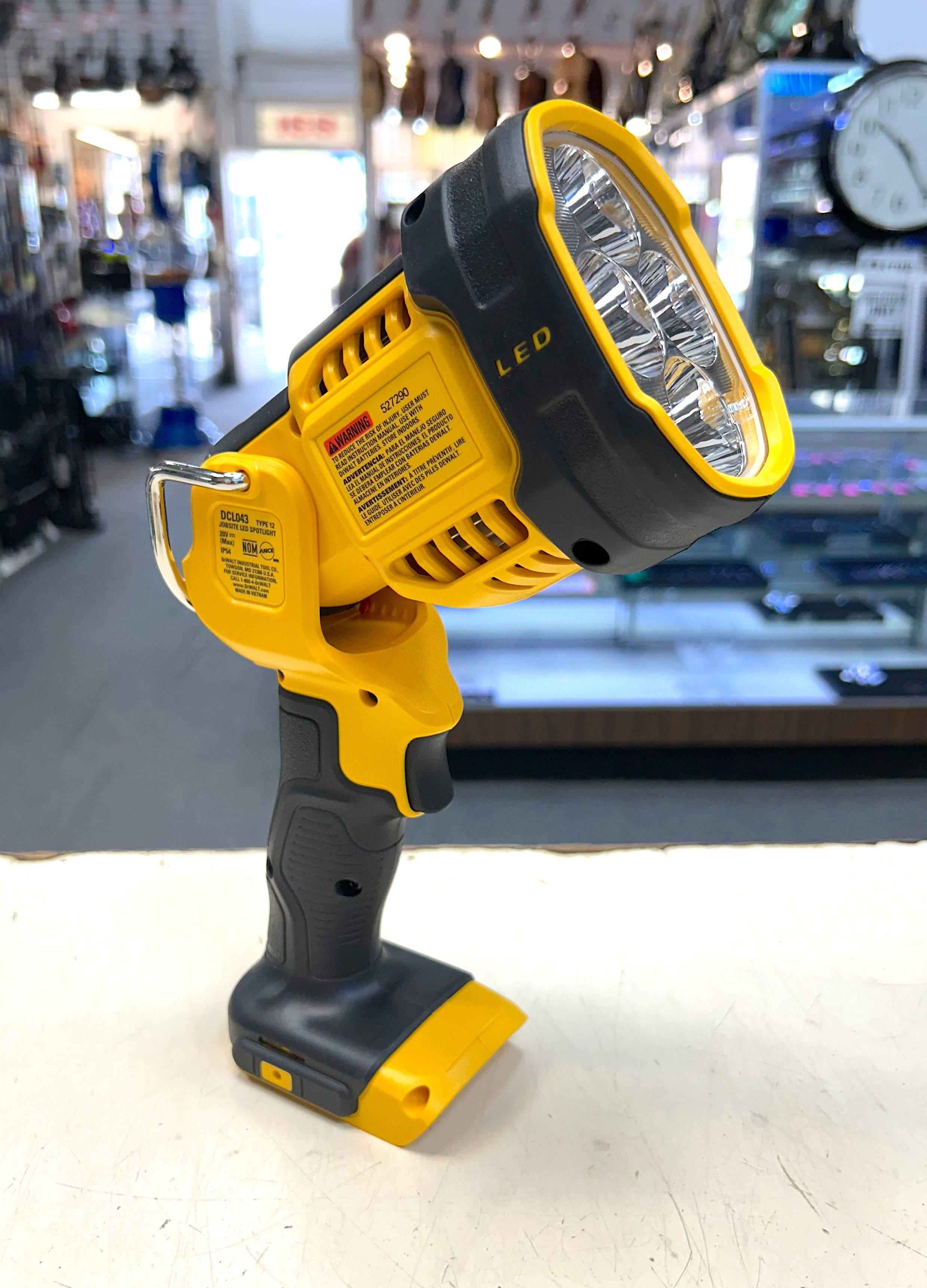 DeWalt 20V MAX LED Jobsite Spotlight Flashlight Tool Only w/ Box – 1000 Lumens