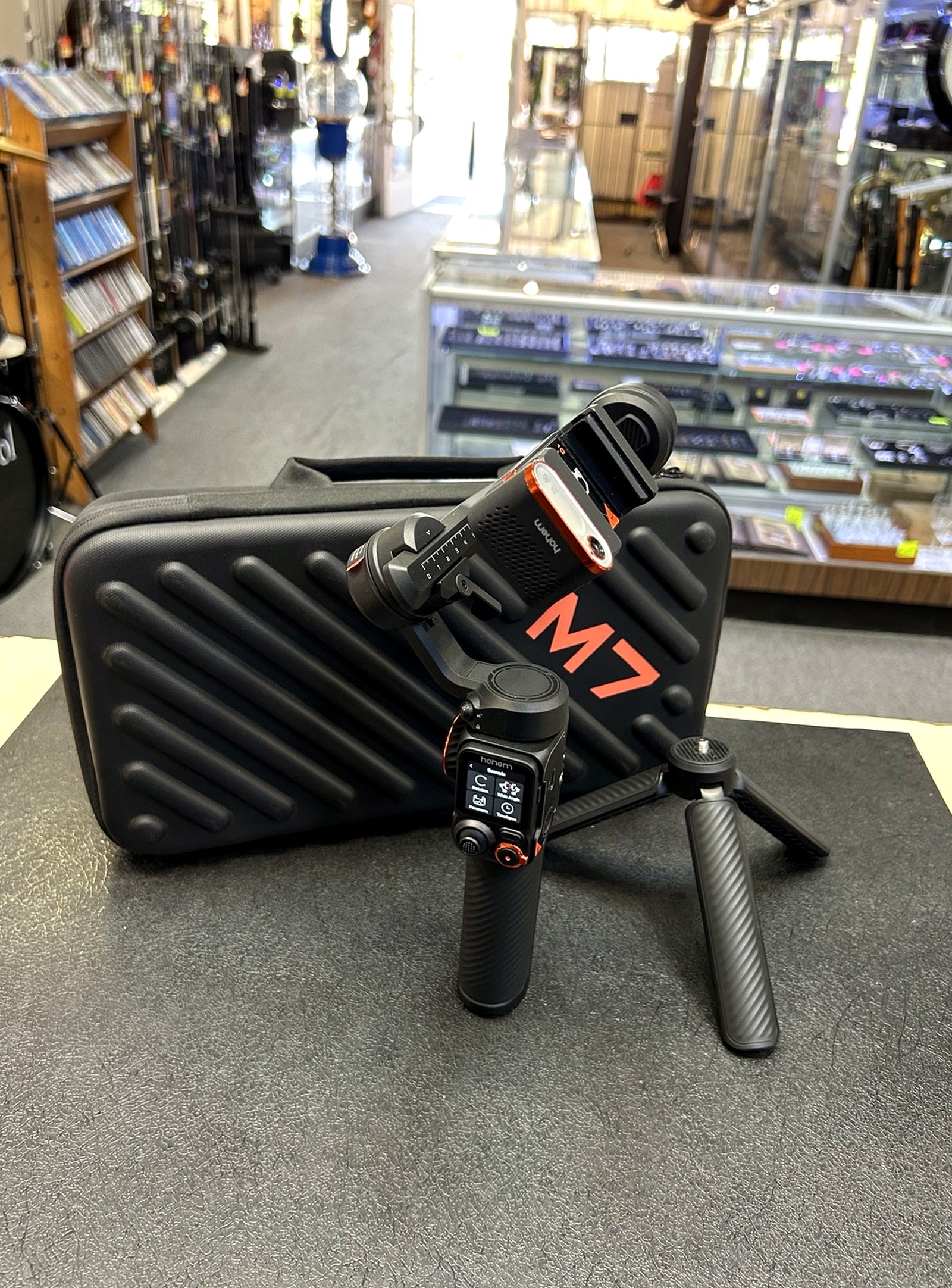 Hohem iSteady M7 AI Smartphone Gimbal Stabilizer AI Tracker Touchscreen Case