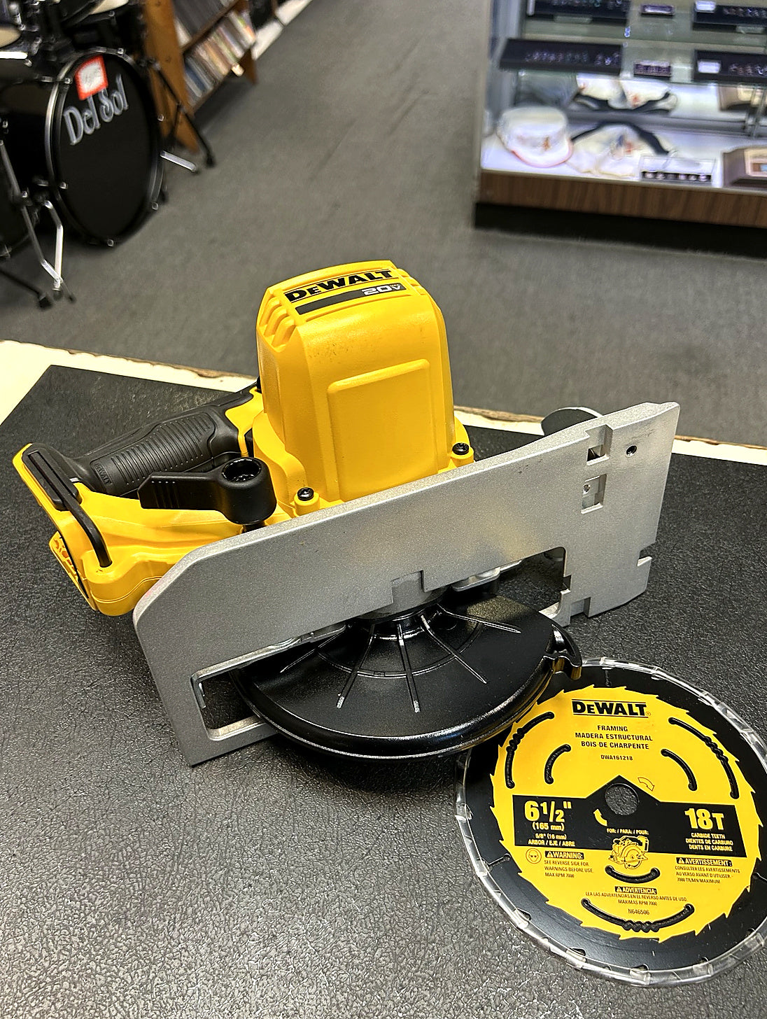DEWALT DCS391B 20V MAX 6-1/2” Cordless Circular Saw Tool Only w/ Blade & Box