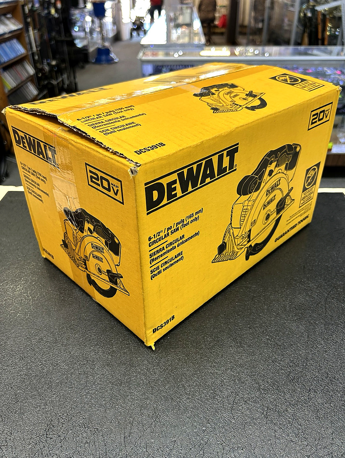 DEWALT DCS391B 20V MAX 6-1/2” Cordless Circular Saw Tool Only w/ Blade & Box