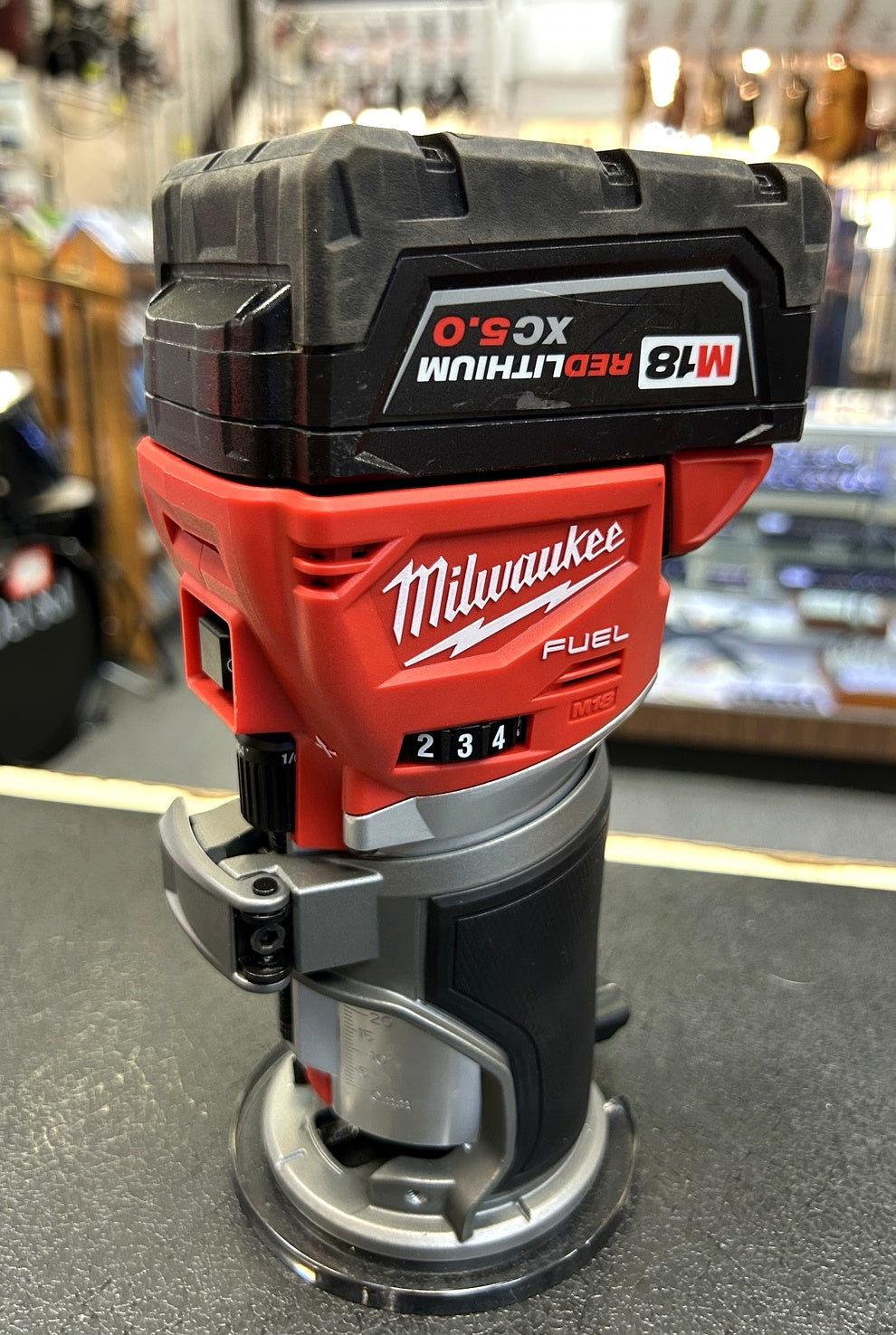 Milwaukee M18 FUEL 2723-20 Compact Router 18V Brushless w/ 6.0Ah Battery Charger