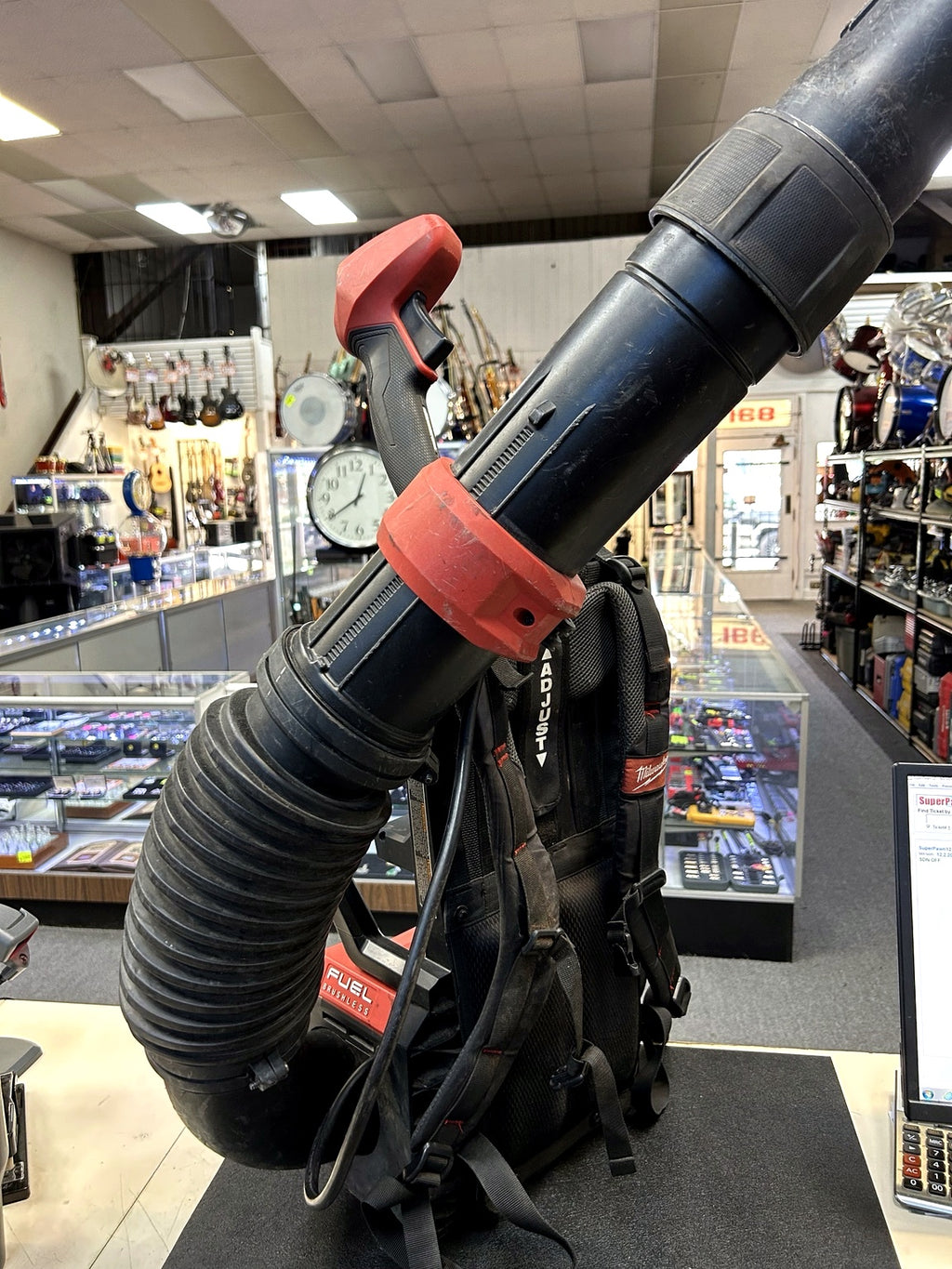 Milwaukee M18 FUEL 3009-20 Dual Battery Backpack Blower 650 CFM 155 MPH