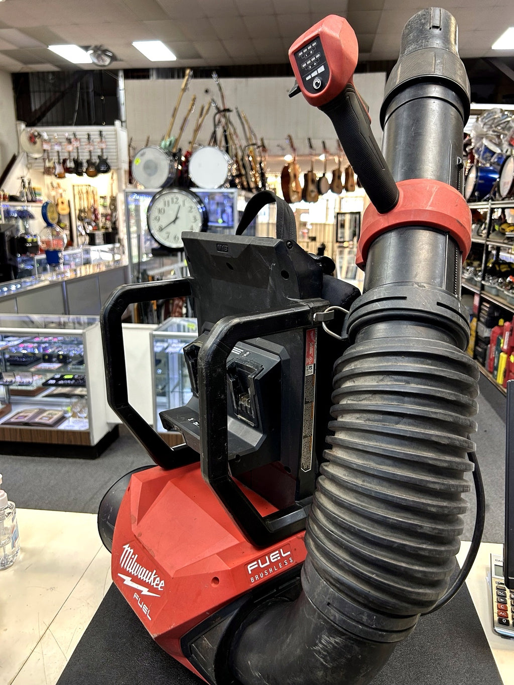 Milwaukee M18 FUEL 3009-20 Dual Battery Backpack Blower 650 CFM 155 MPH