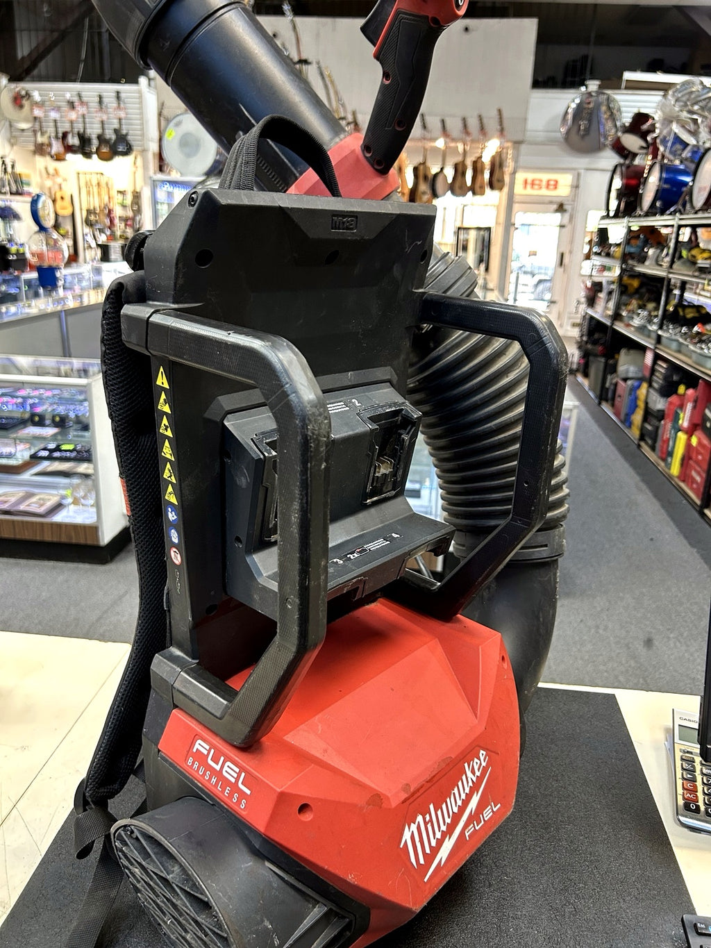 Milwaukee M18 FUEL 3009-20 Dual Battery Backpack Blower 650 CFM 155 MPH
