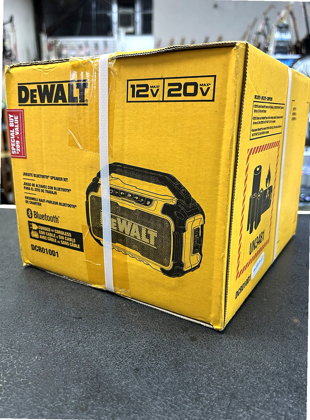 DEWALT DCR010D1 20V MAX Bluetooth Jobsite Speaker Kit 2Ah Battery Charger