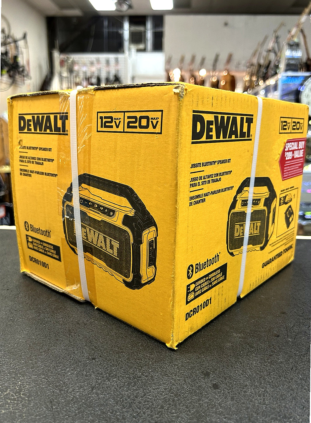 DEWALT DCR010D1 20V MAX Bluetooth Jobsite Speaker Kit 2Ah Battery Charger