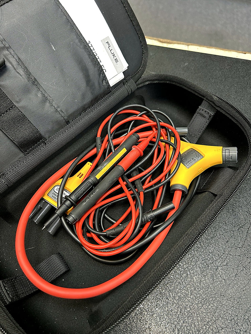 Fluke 378 FC True-RMS AC/DC Clamp Meter with iFlex Flexible Current Probe, Test Leads & Carrying Case
