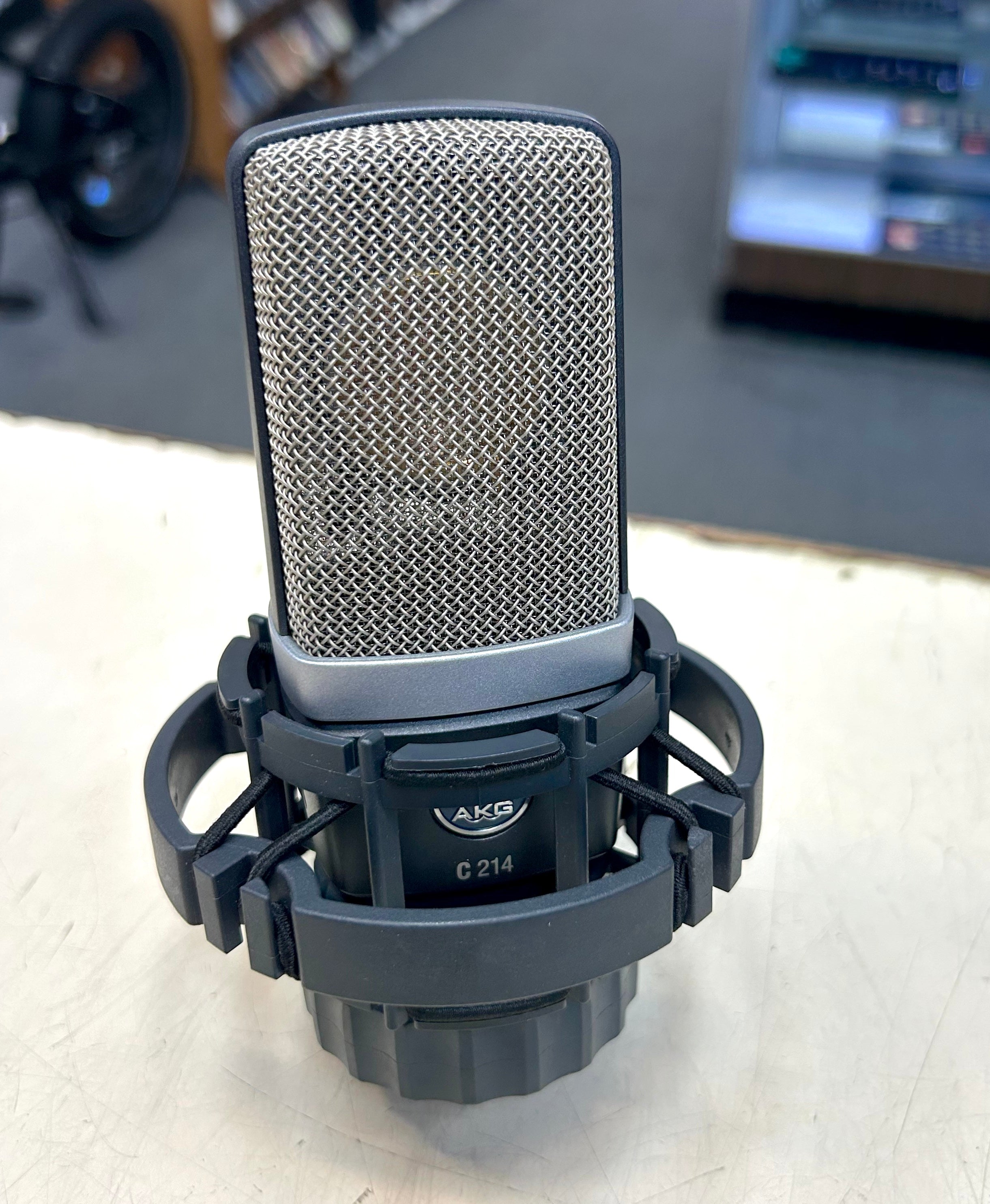 AKG C214 Large-Diaphragm Condenser Microphone w/ Shock Mount