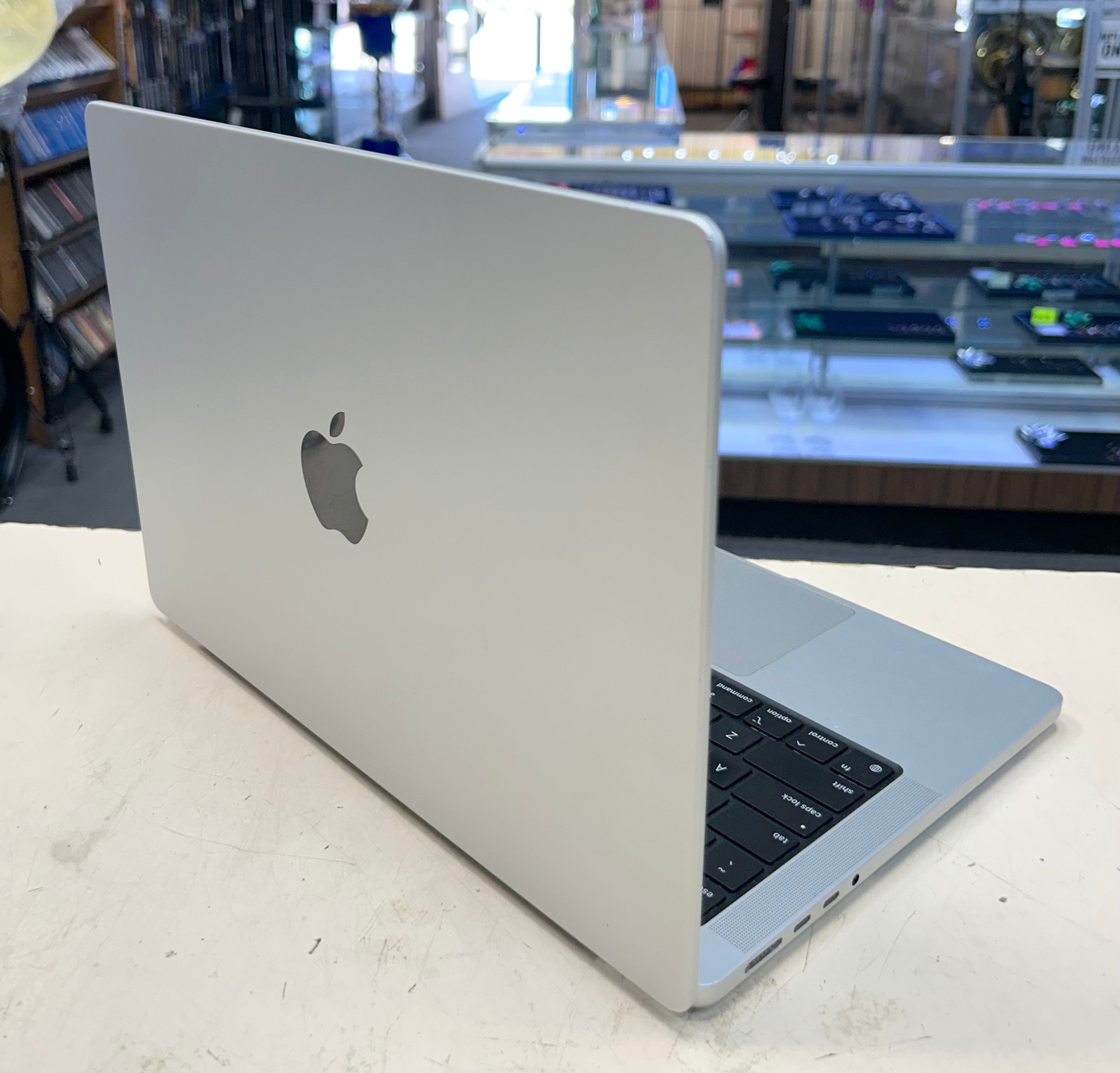 Apple MacBook Pro 14” M3 (2023) 8GB RAM 512GB SSD Space Gray Sonoma 14.6 EXCELLENT