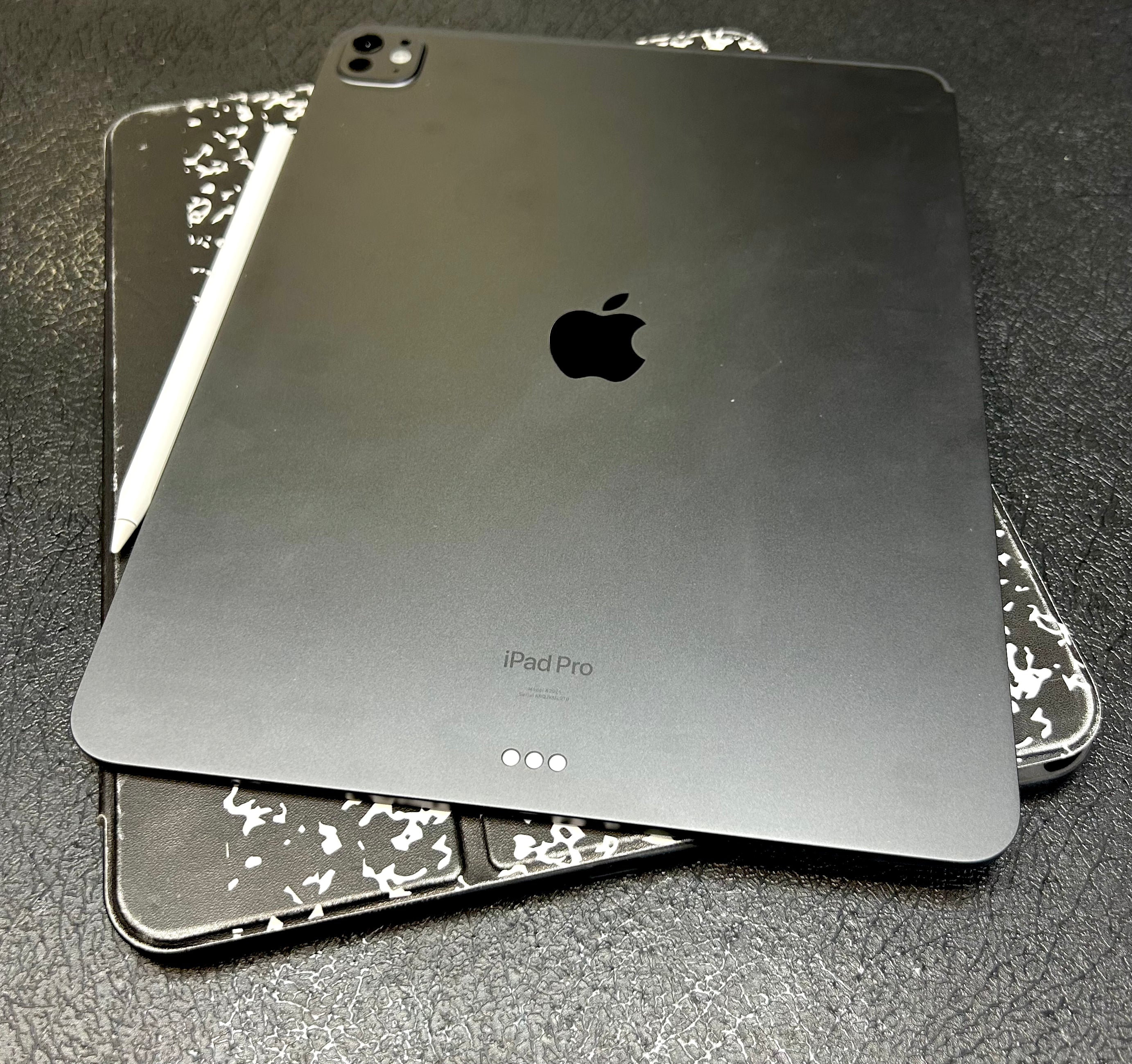 Apple iPad Pro 13" M4 256GB Wi-Fi Space Black + Apple Pencil Pro & Case | Like New
