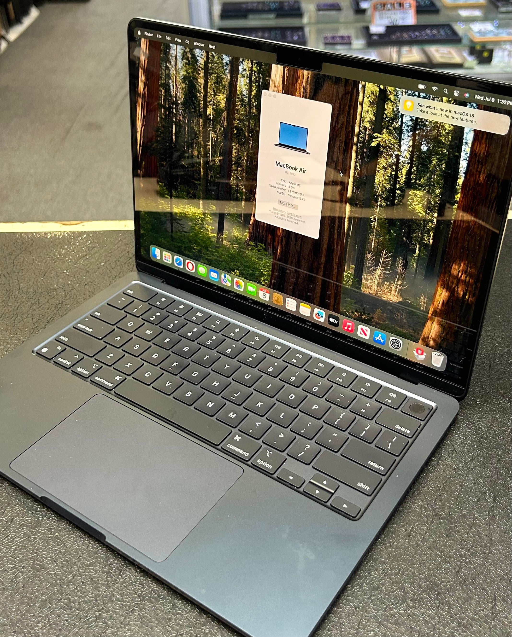 Apple MacBook Air M2 2022 13.6” 8GB RAM 256GB SSD - Cycle Count 8
