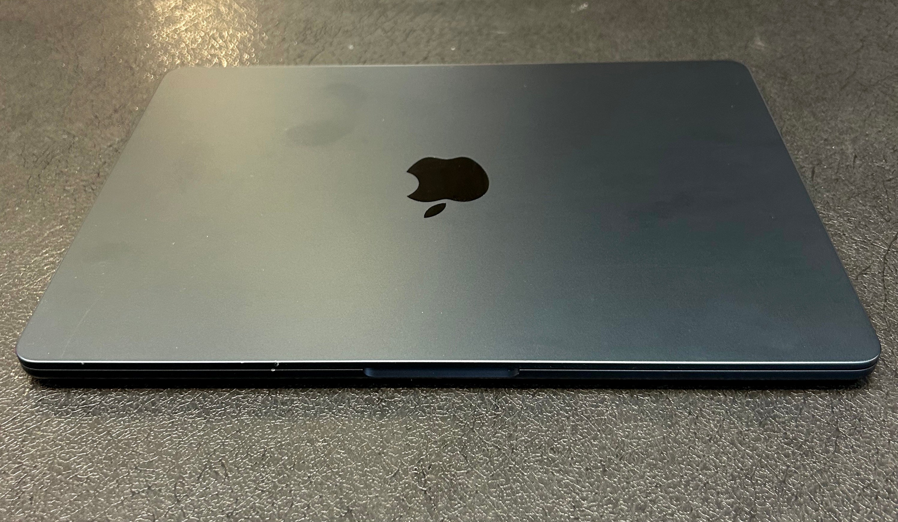 Apple MacBook Air M2 2022 13.6” 16GB 256GB SSD Midnight w/ Charger A2681