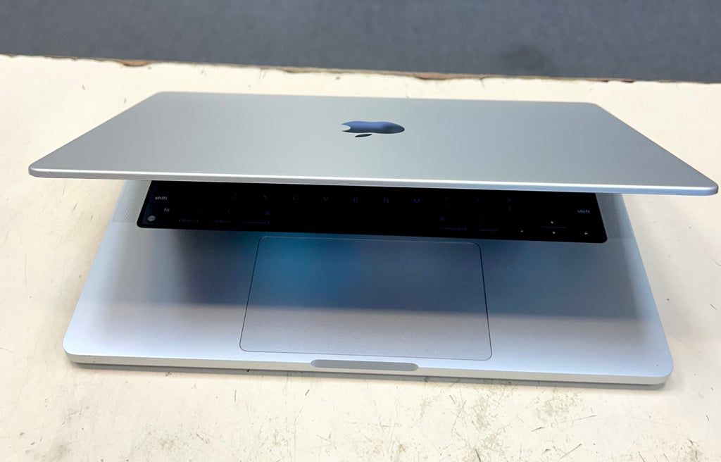 Apple MacBook Pro 14” M3 (2023) 8GB RAM 512GB SSD Space Gray Sonoma 14.6 EXCELLENT