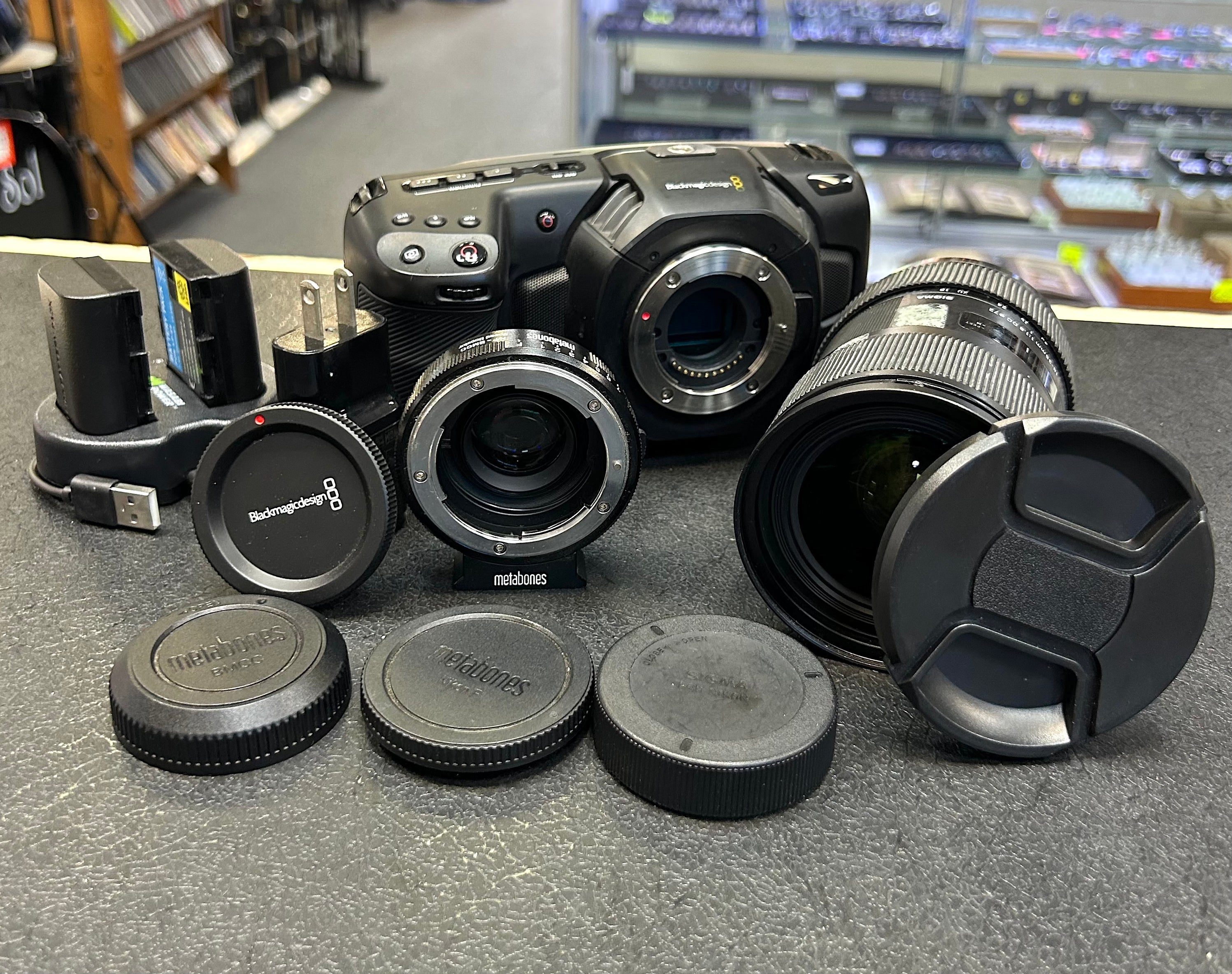 Blackmagic Pocket Cinema Camera 4K BMPCC4K + Sigma 18-35mm f/1.8 Art Nikon F + Metabones NF-BMCC
