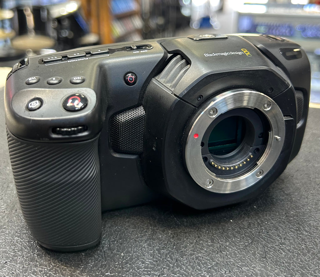 Blackmagic Pocket Cinema Camera 4K BMPCC4K + Sigma 18-35mm f/1.8 Art Nikon F + Metabones NF-BMCC