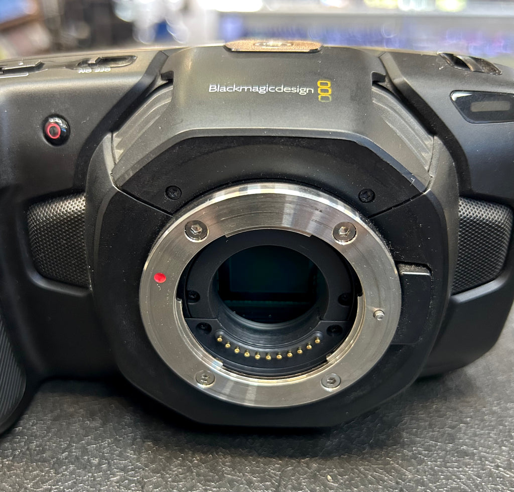 Blackmagic Pocket Cinema Camera 4K BMPCC4K + Sigma 18-35mm f/1.8 Art Nikon F + Metabones NF-BMCC