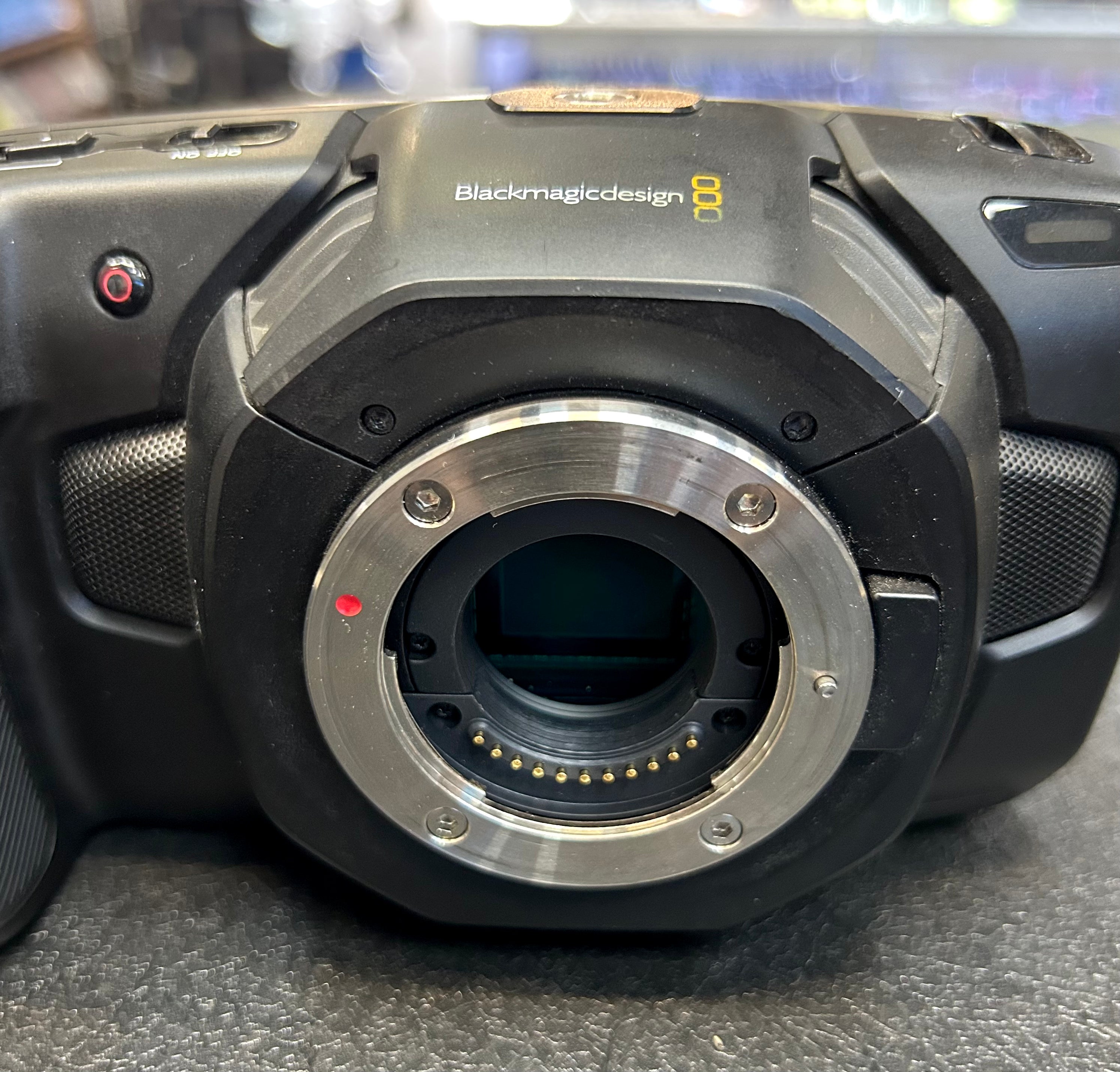 Blackmagic Pocket Cinema Camera 4K BMPCC4K + Sigma 18-35mm f/1.8 Art Nikon F + Metabones NF-BMCC