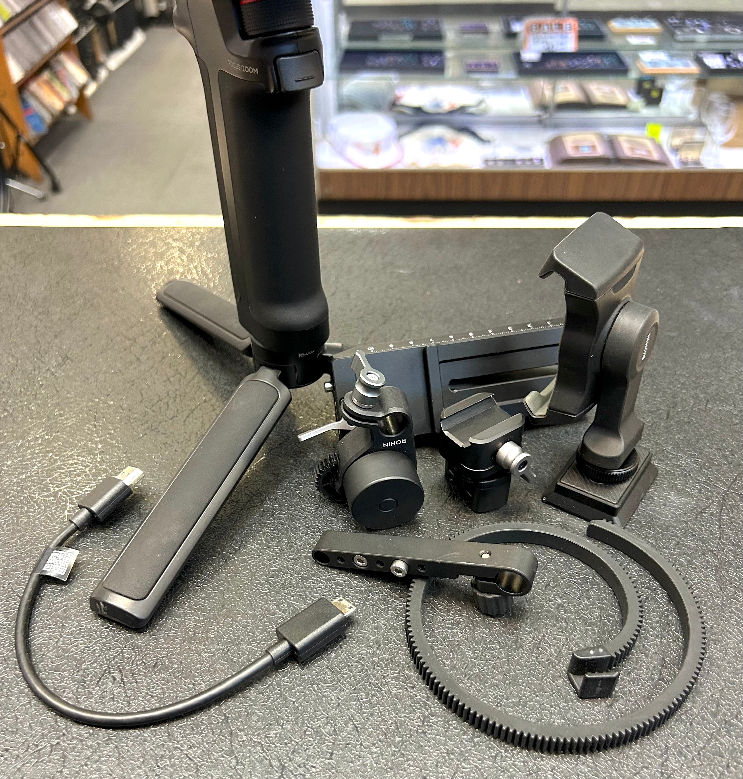 DJI RSC 2 Gimbal Stabilizer Pro Combo w/ Focus Motor Carry Case Accessories