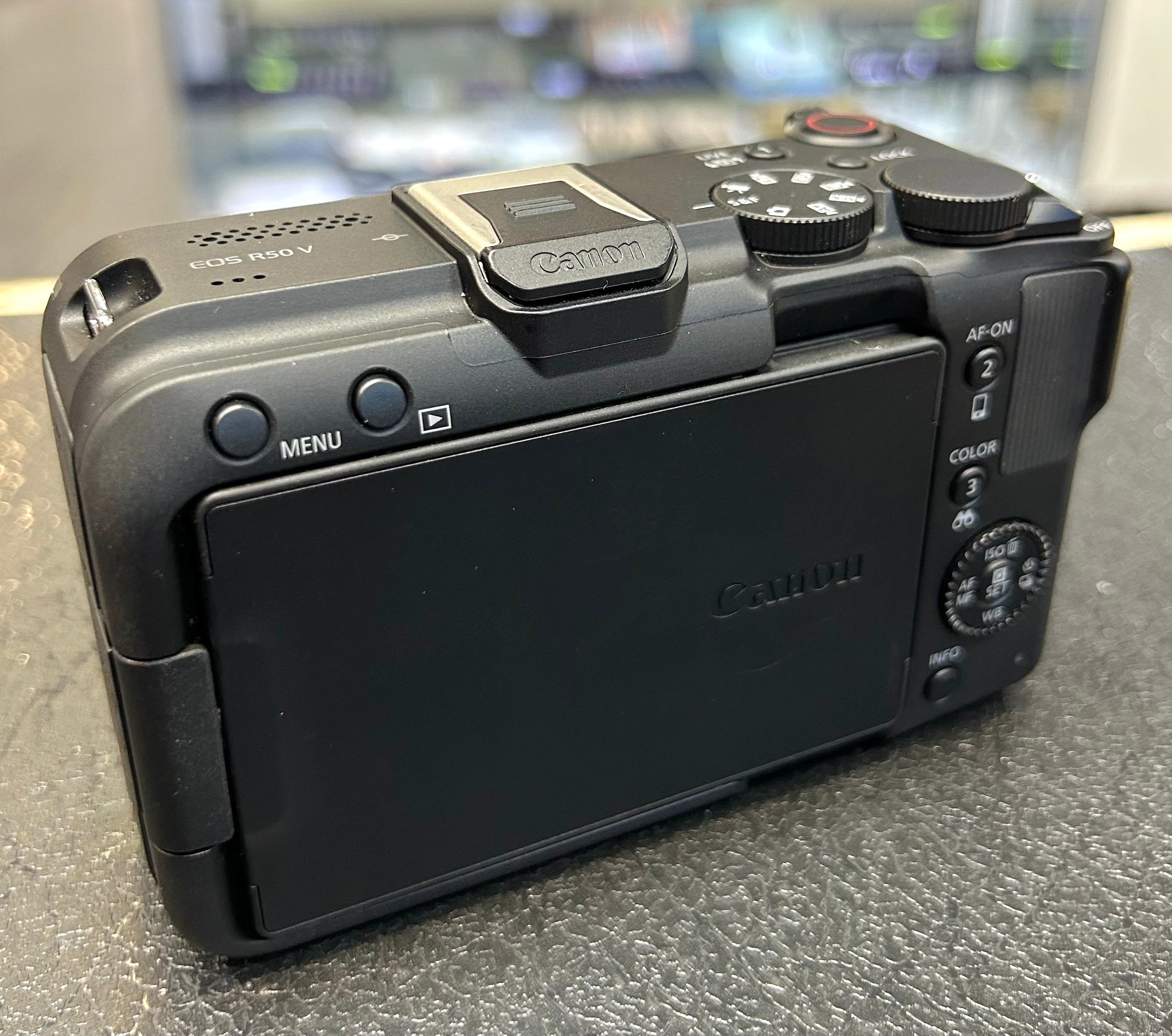 Canon EOS R50 V Mirrorless Camera + RF-S 14-30mm Lens Kit Battery Charger
