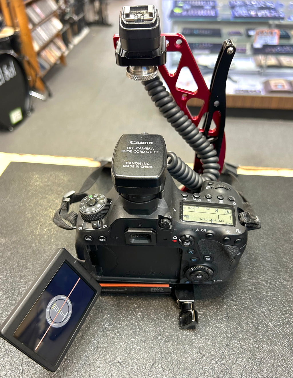 Canon EOS 6D Mark II Full Frame DSLR Camera Kit + EF 24-70mm f/4L IS USM Lens + 600EX-RT Flash