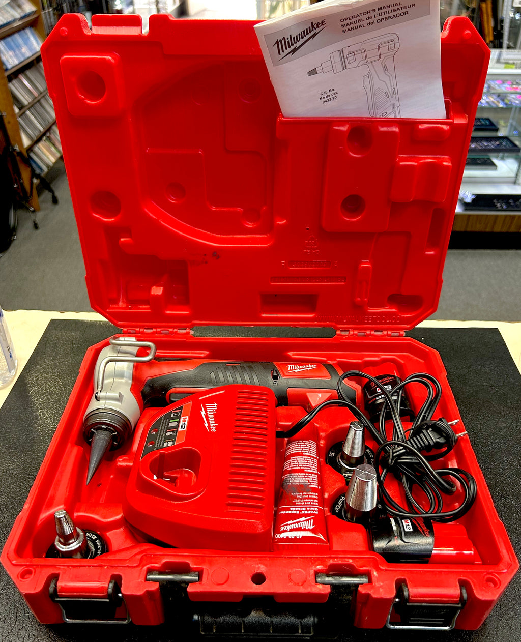 Milwaukee 2432-22 M12 ProPEX Expansion Tool Kit 1/2” 3/4” 1” Heads COMPLETE SET