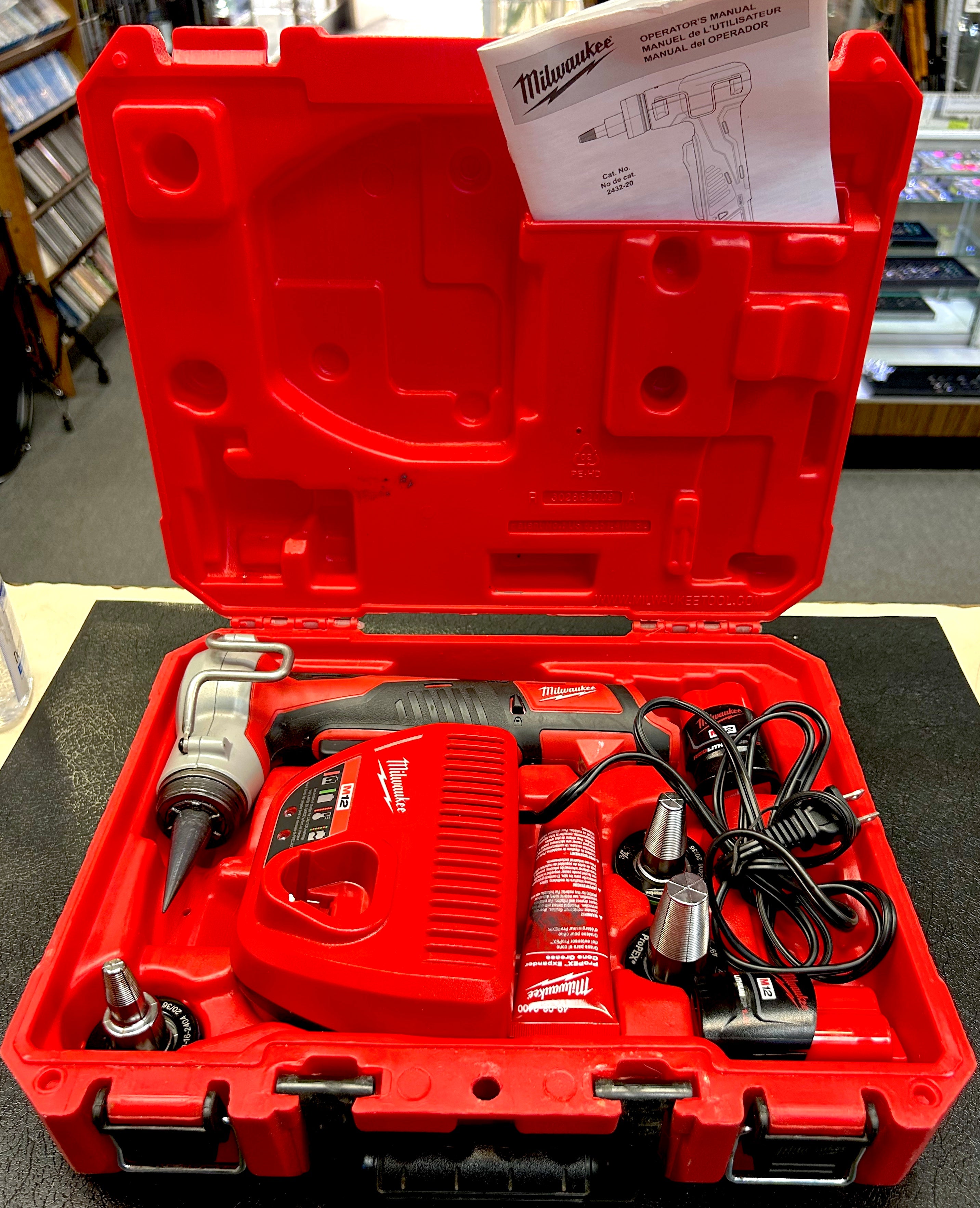 Milwaukee 2432-22 M12 ProPEX Expansion Tool Kit 1/2” 3/4” 1” Heads COMPLETE SET