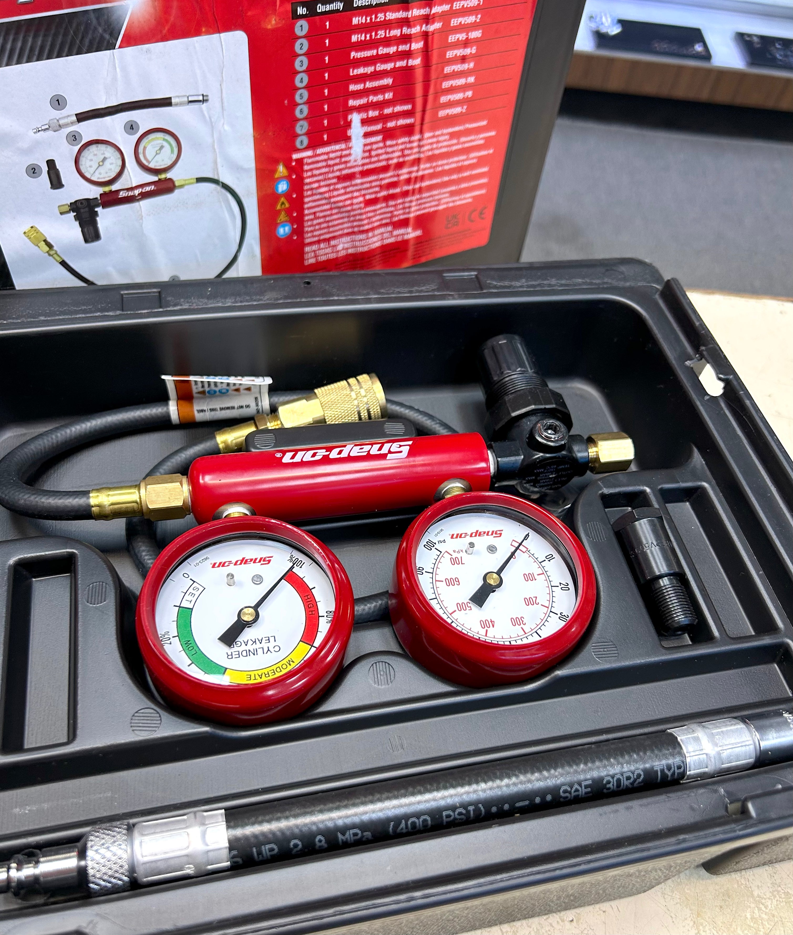 Snap-on EEPV509 Cylinder Leakage Tester Kit – Professional Leak Down Tester w/ Case