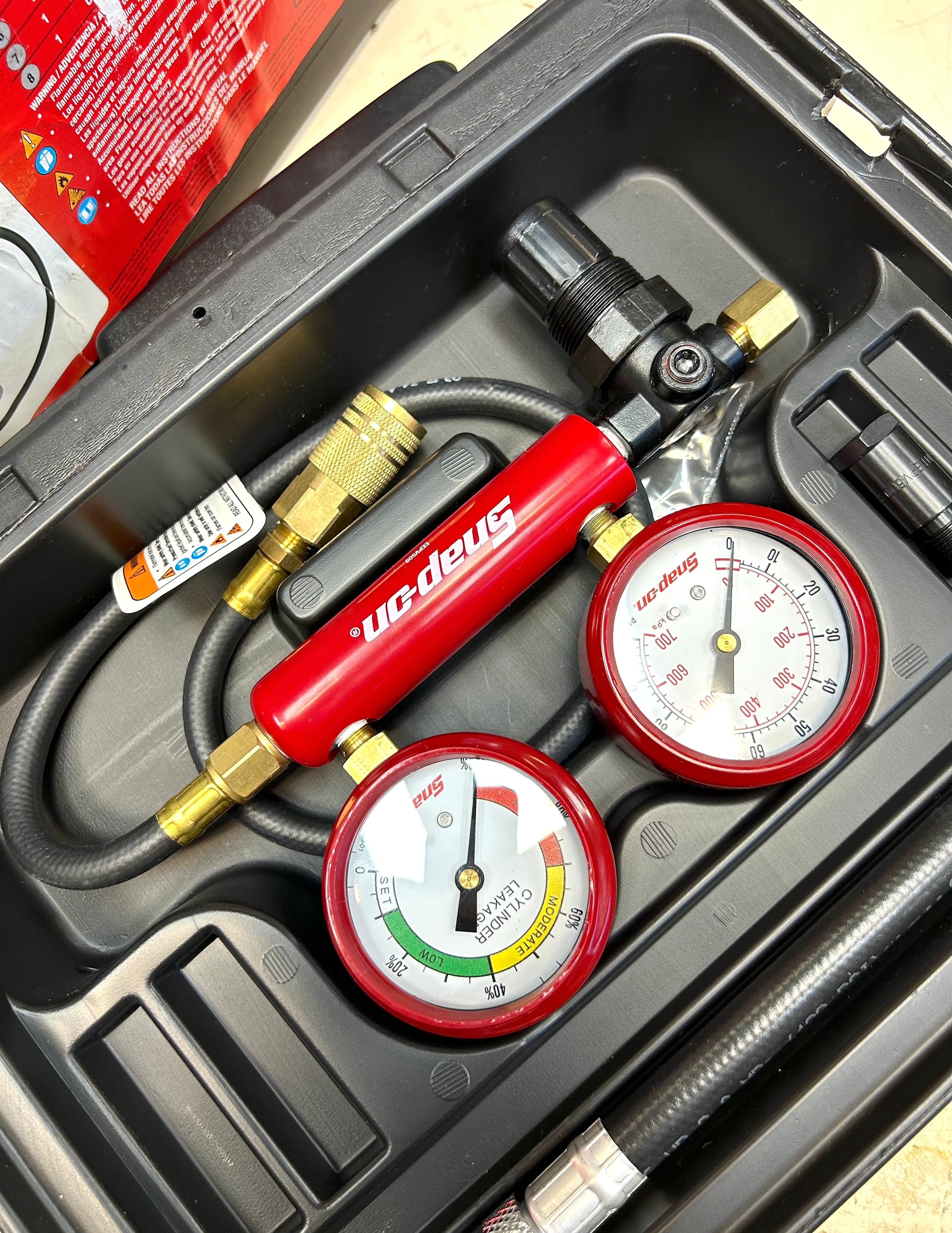Snap-on EEPV509 Cylinder Leakage Tester Kit – Professional Leak Down Tester w/ Case