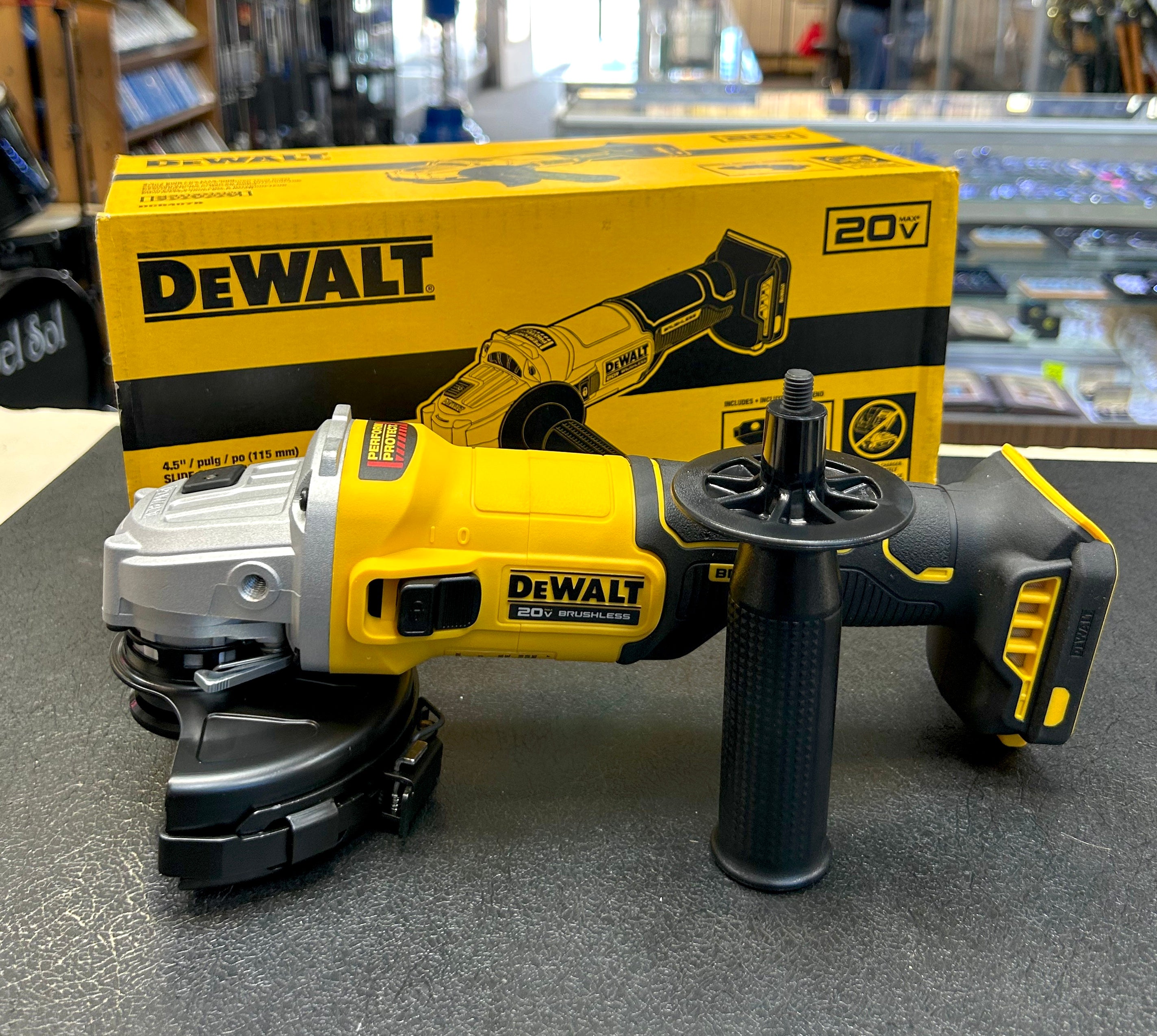 NEW DEWALT 20V MAX XR Brushless 4.5" Cordless Angle Grinder – Tool Only