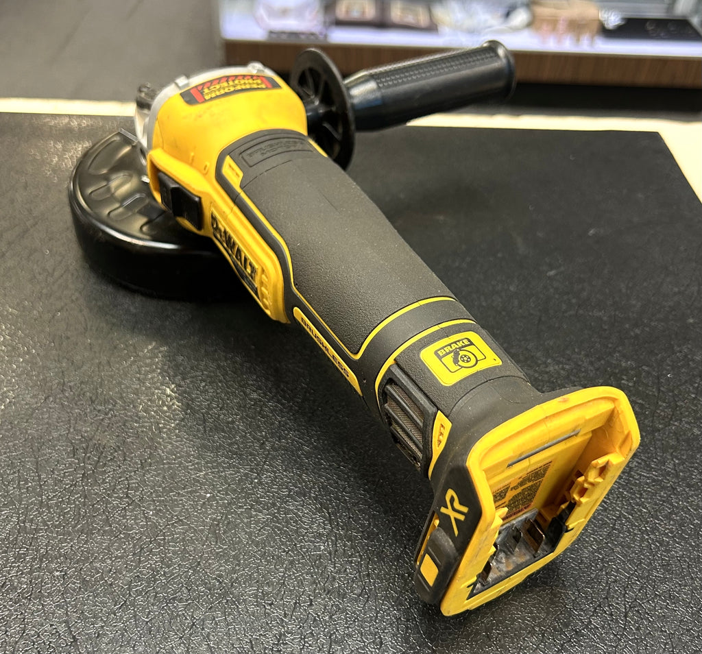 DEWALT DCG405 20V MAX XR Brushless 4-1/2” / 5” Cordless Angle Grinder Tool Only