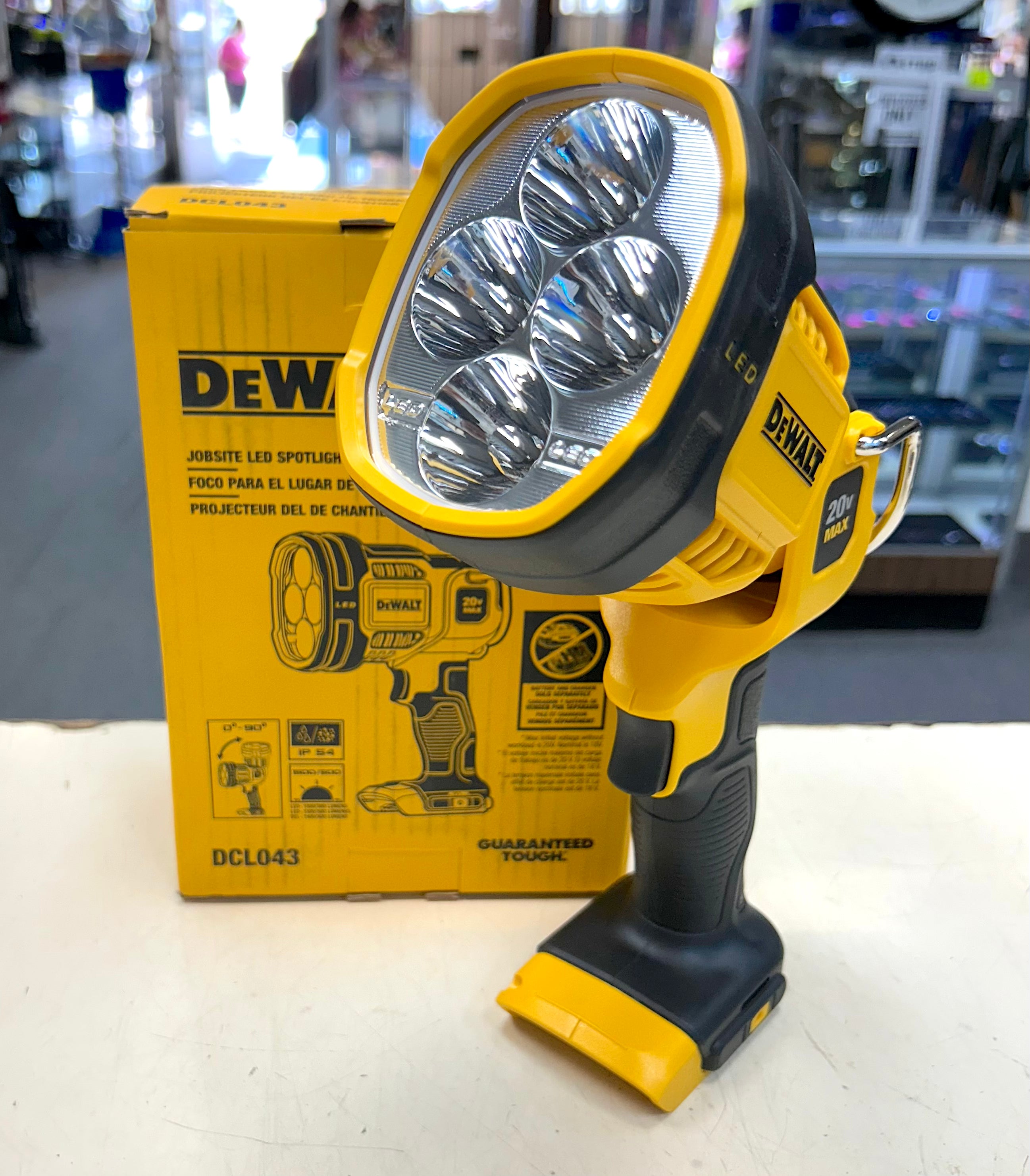 DeWalt 20V MAX LED Jobsite Spotlight Flashlight Tool Only w/ Box – 1000 Lumens