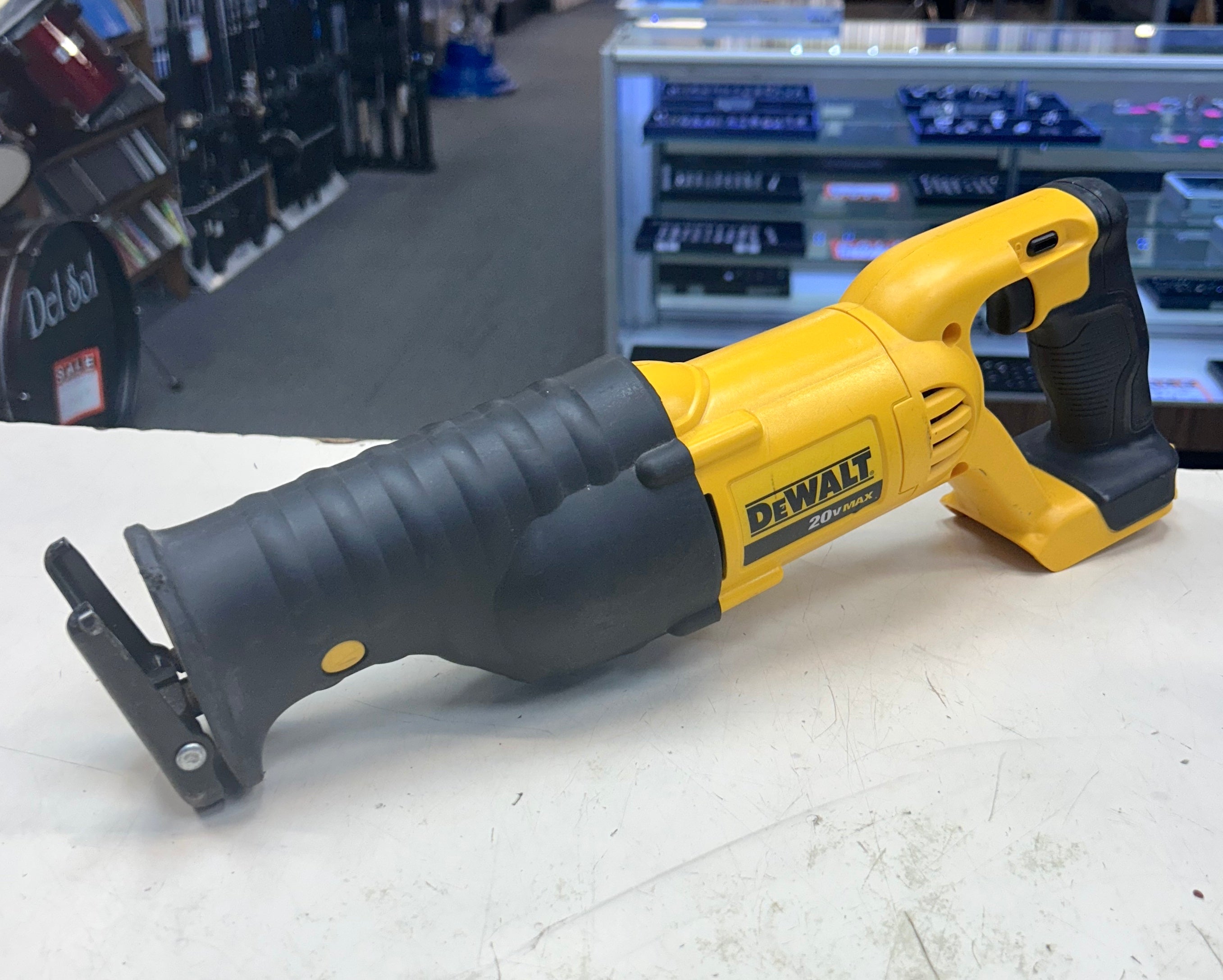 Dewalt 20V MAX Cordless Variable Speed Reciprocating Saw – Tool Only