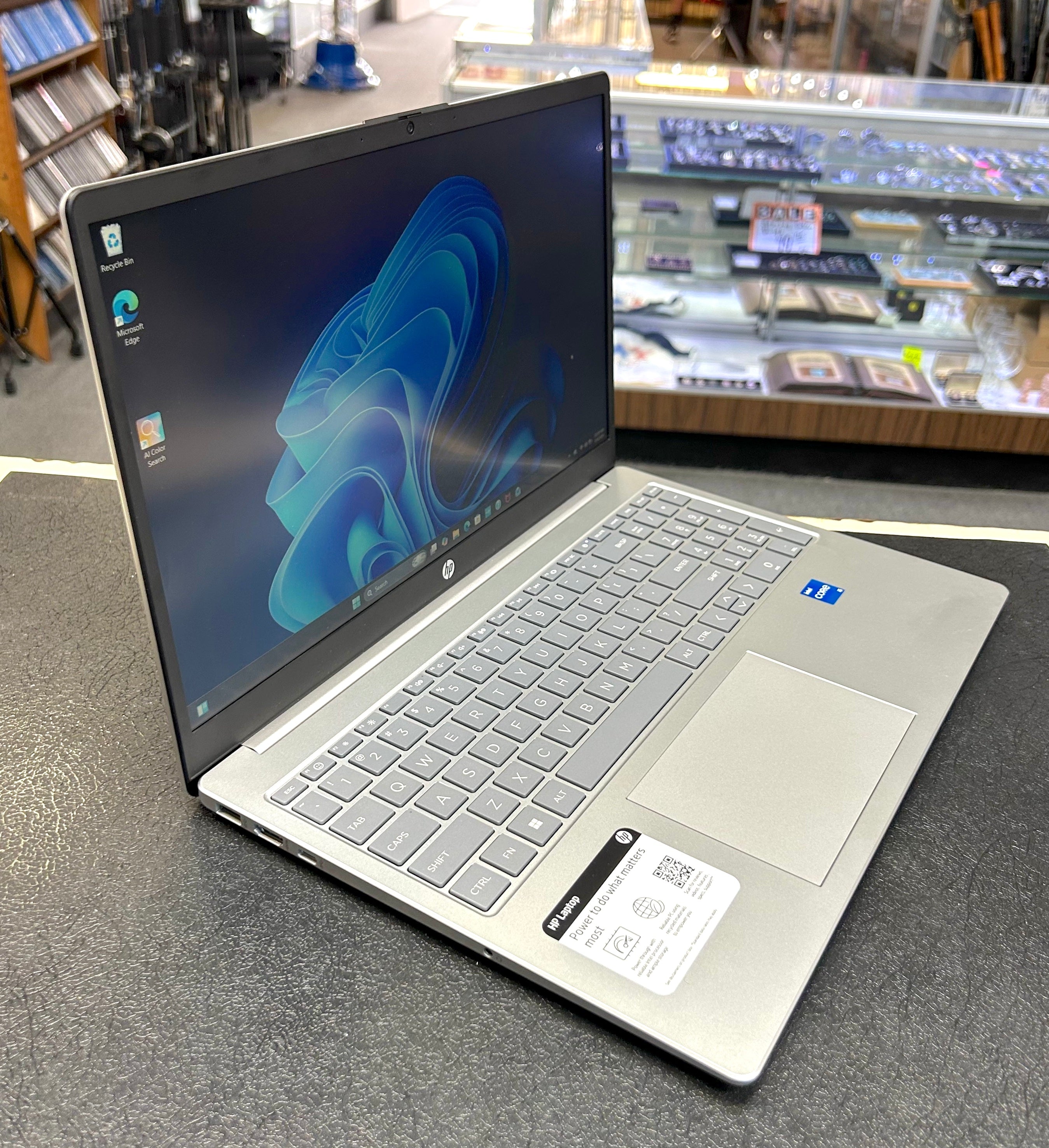 HP 15.6” Full HD Laptop i5-1235U 8GB RAM 512GB SSD Win 11 Box