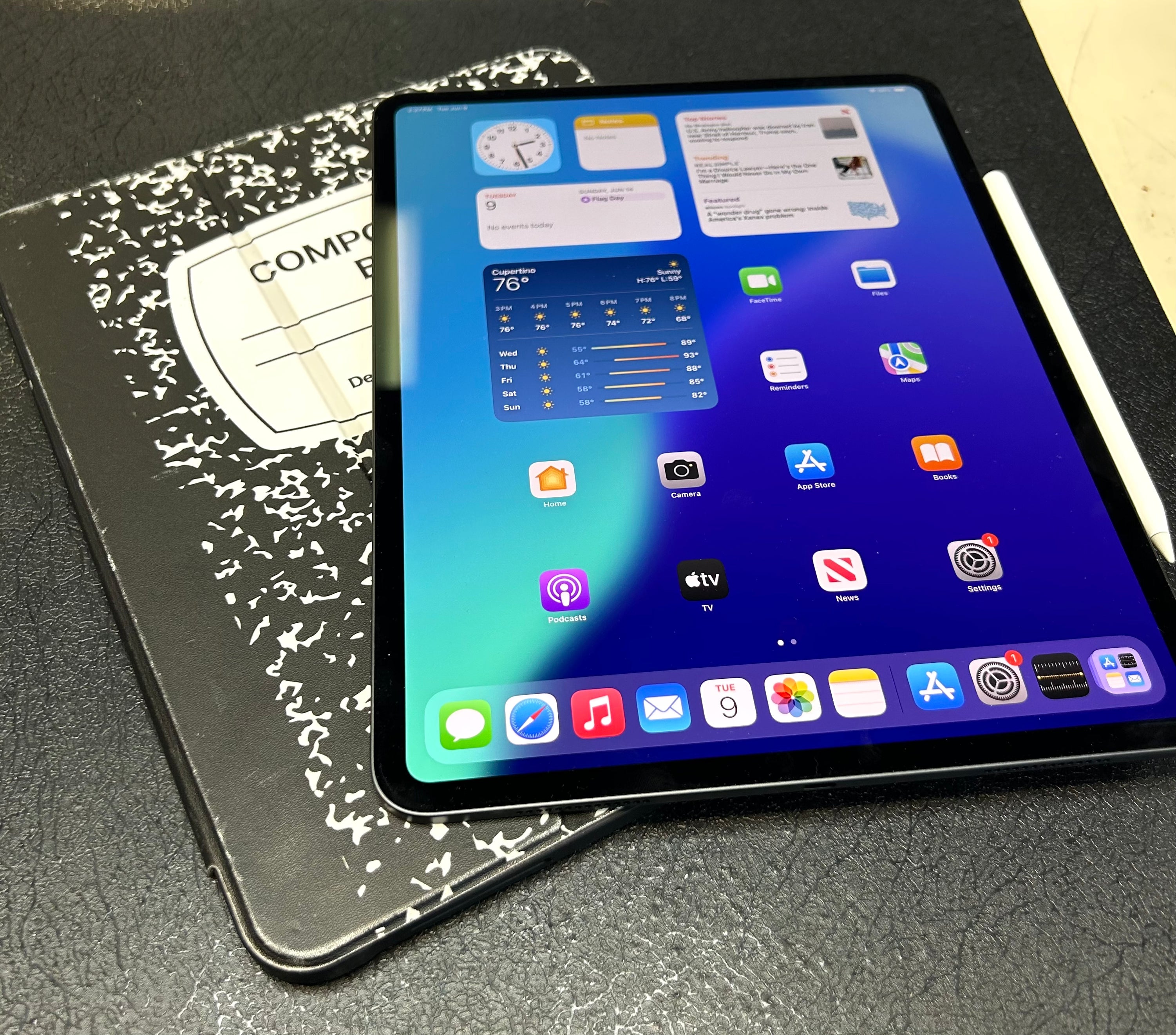 Apple iPad Pro 13" M4 256GB Wi-Fi Space Black + Apple Pencil Pro & Case | Like New