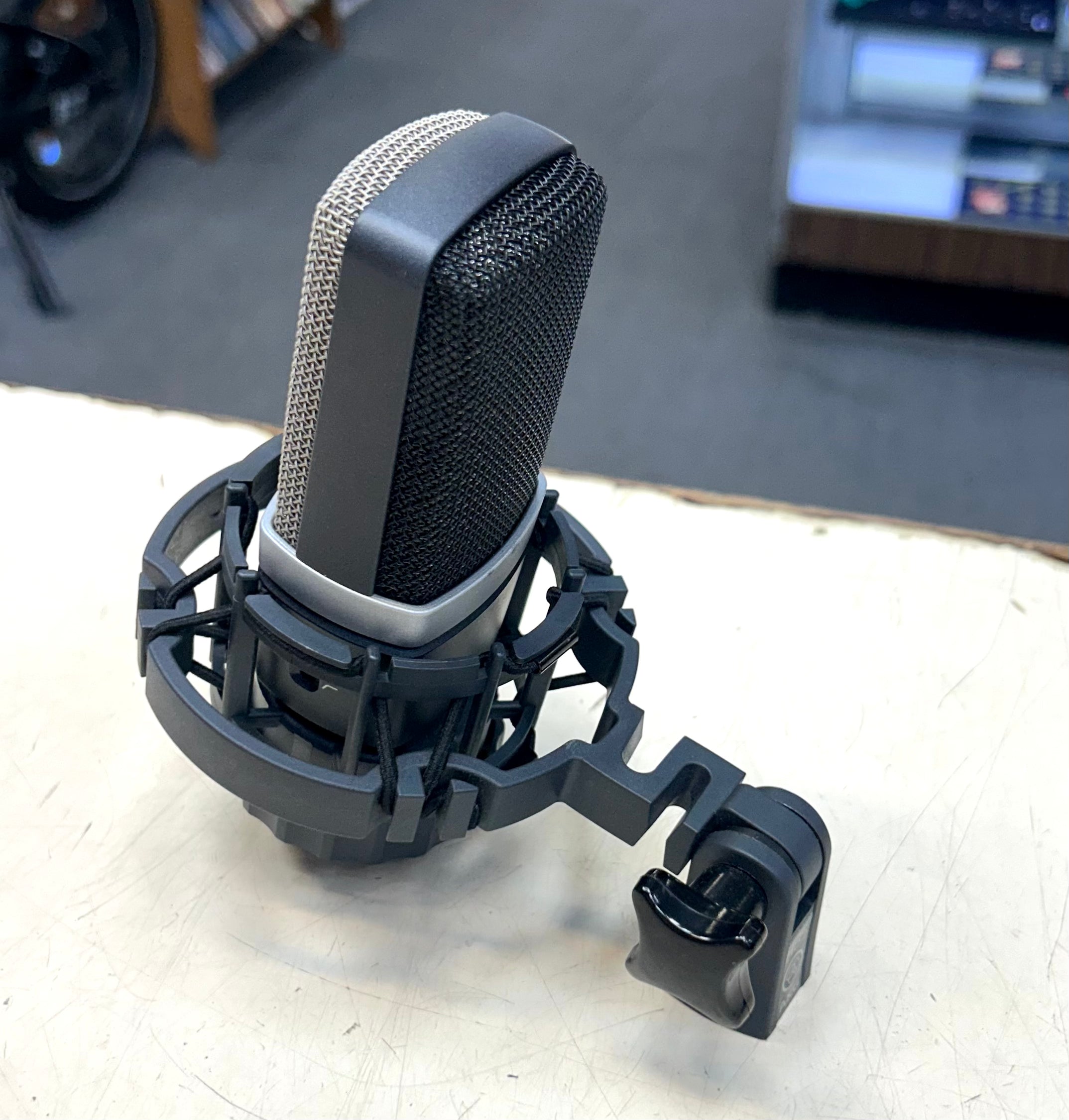 AKG C214 Large-Diaphragm Condenser Microphone w/ Shock Mount