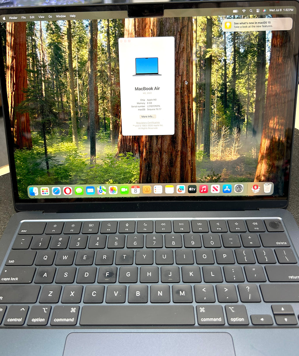Apple MacBook Air M2 2022 13.6” 8GB RAM 256GB SSD - Cycle Count 8