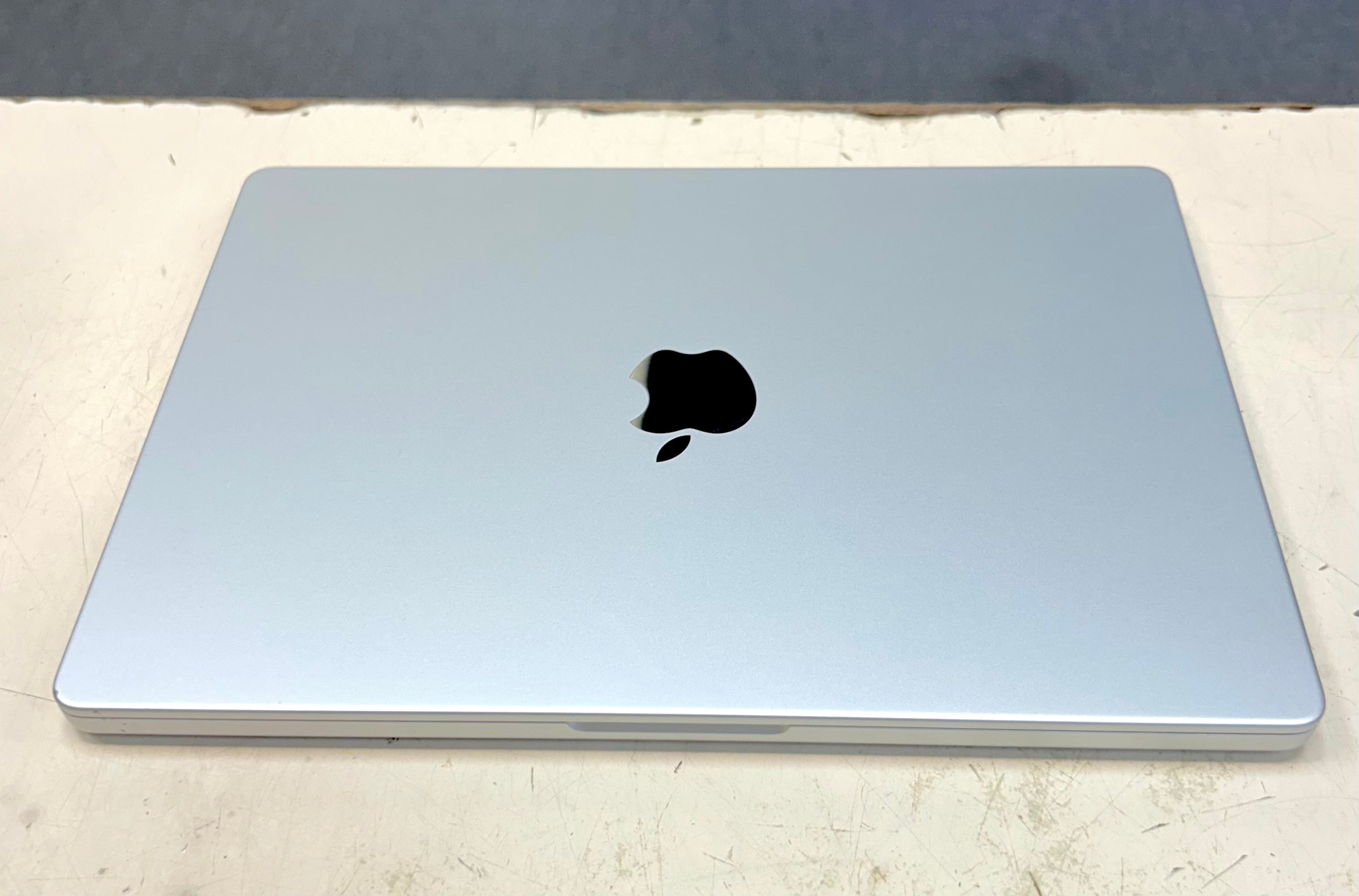 Apple MacBook Pro 14” M3 (2023) 8GB RAM 512GB SSD Space Gray Sonoma 14.6 EXCELLENT