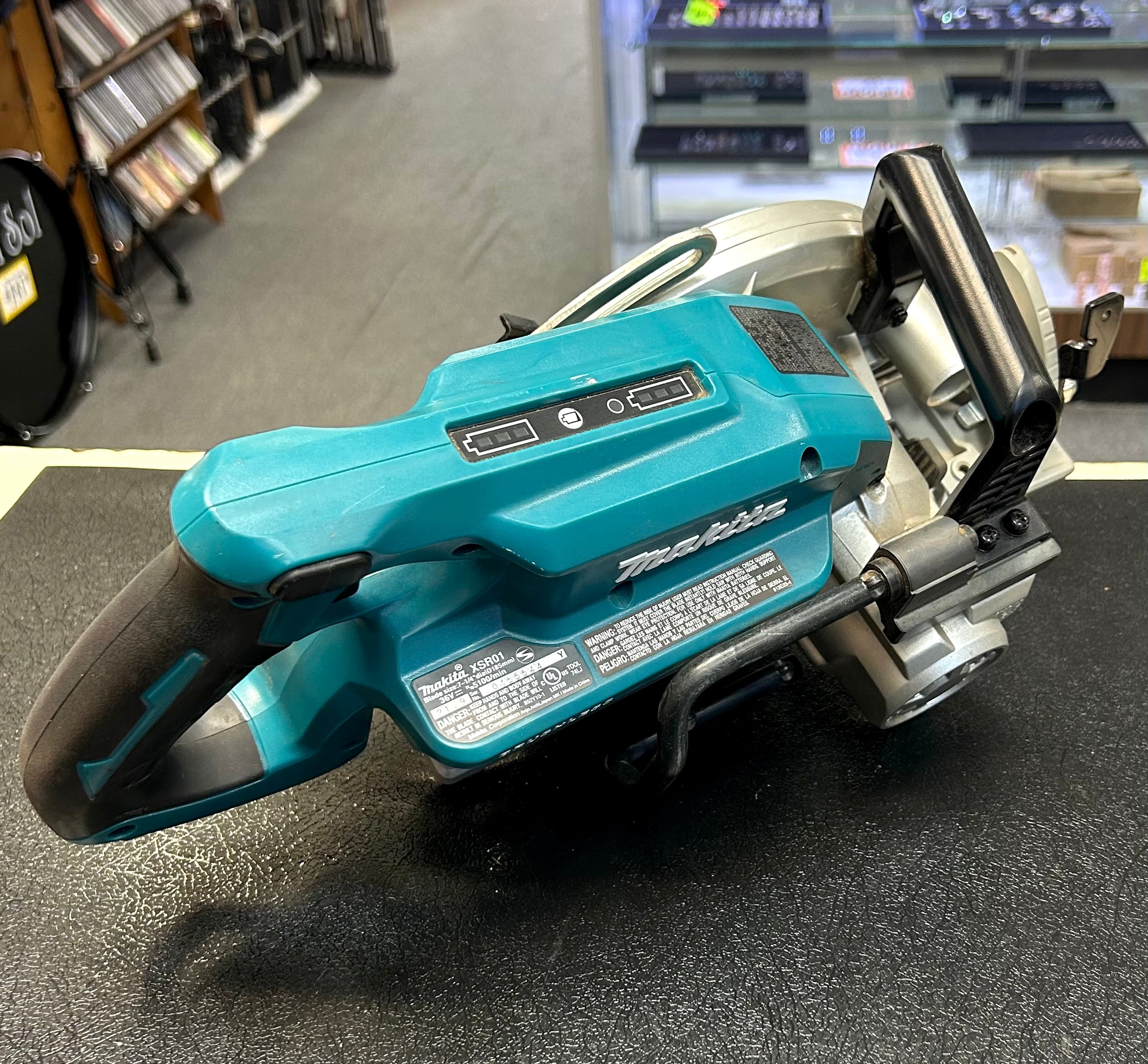 Makita  36V (18V X2) LXT Brushless 7-1/4” Circular Saw w/ Electric Brake – Tool Only