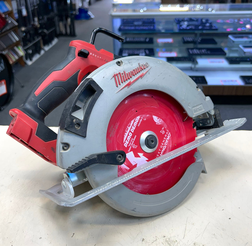 Milwaukee 2631-20 M18 18V 7-1/4” Cordless Circular Saw – Tool Only