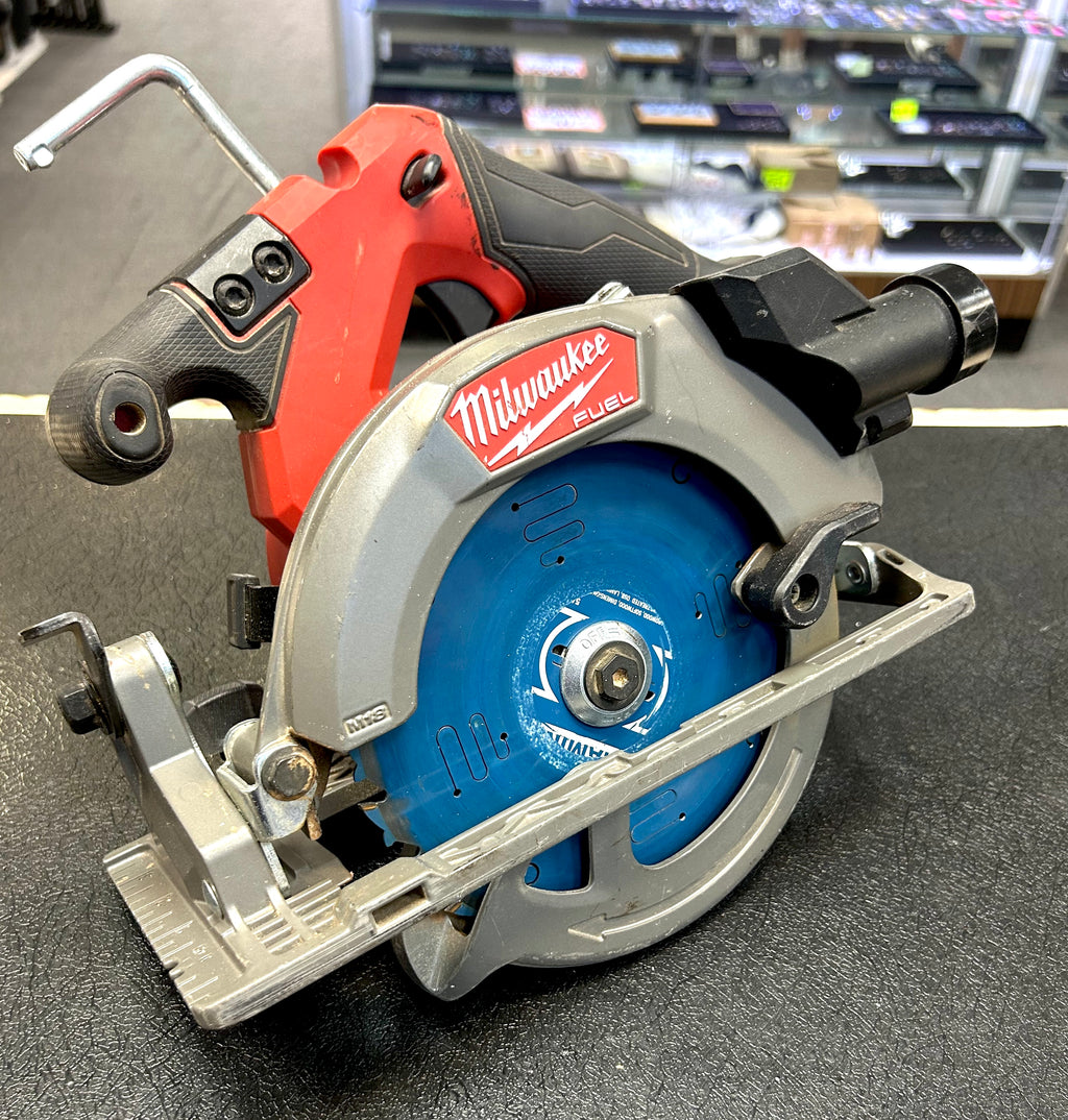Milwaukee M18 FUEL 2833-20 6-1/2” Brushless Circular Saw Cordless 18V Tool Only