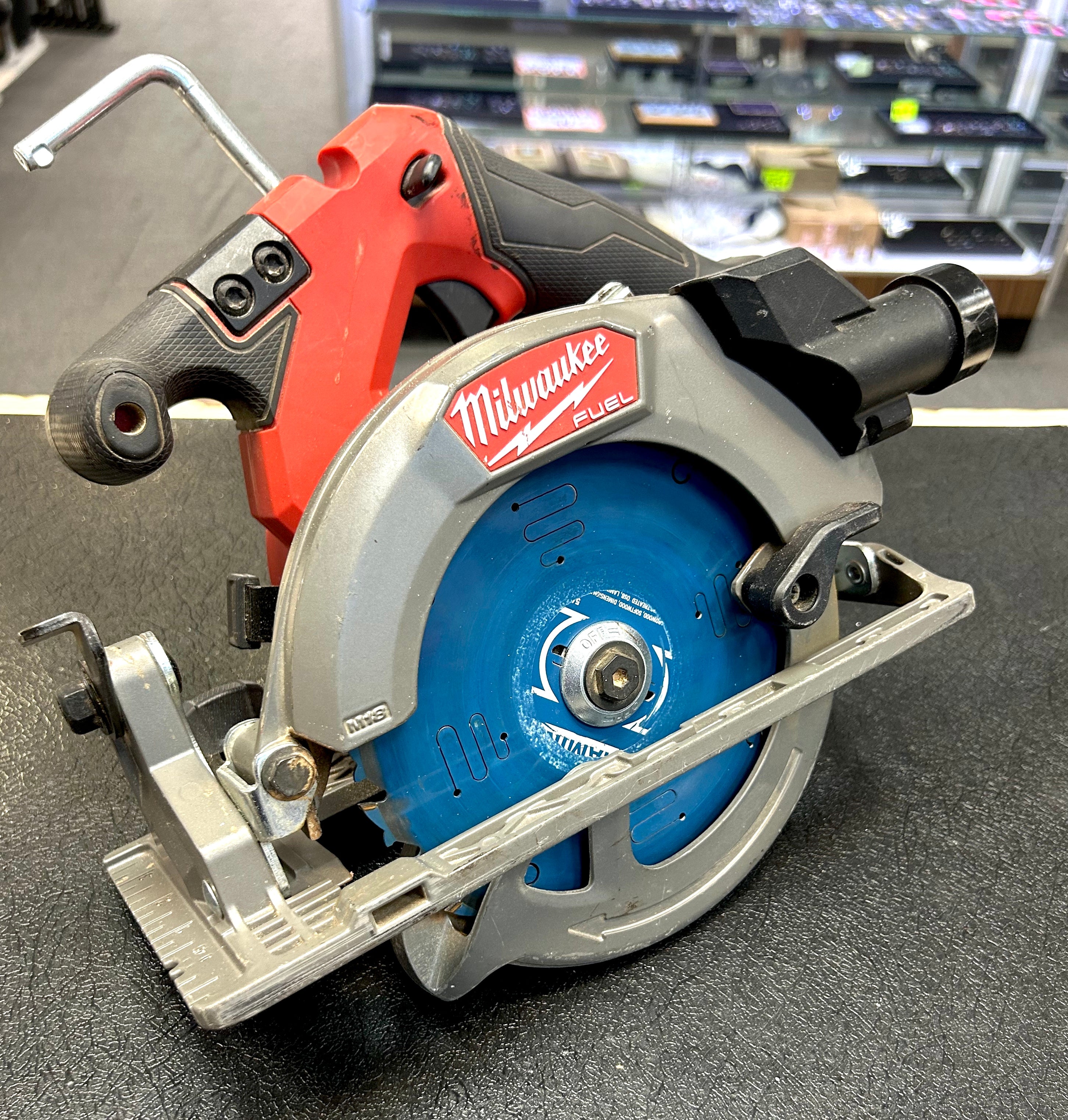 Milwaukee M18 FUEL 2833-20 6-1/2” Brushless Circular Saw Cordless 18V Tool Only