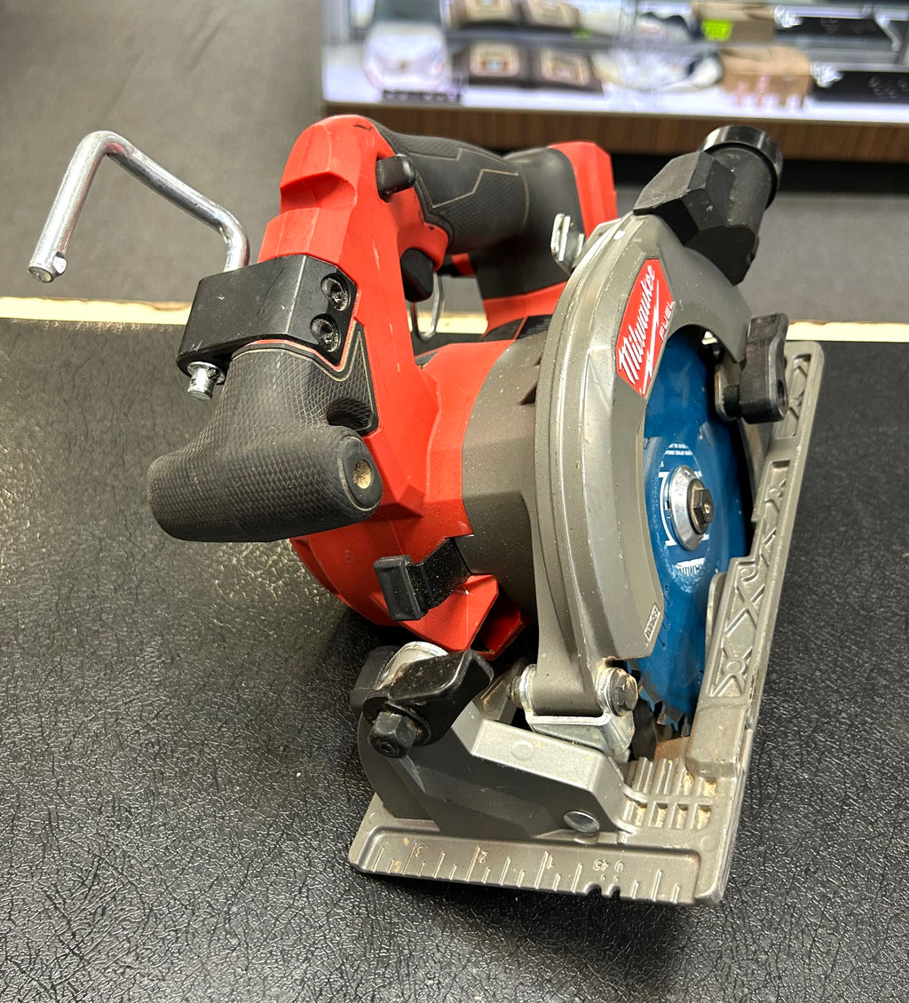 Milwaukee M18 FUEL 2833-20 6-1/2” Brushless Circular Saw Cordless 18V Tool Only