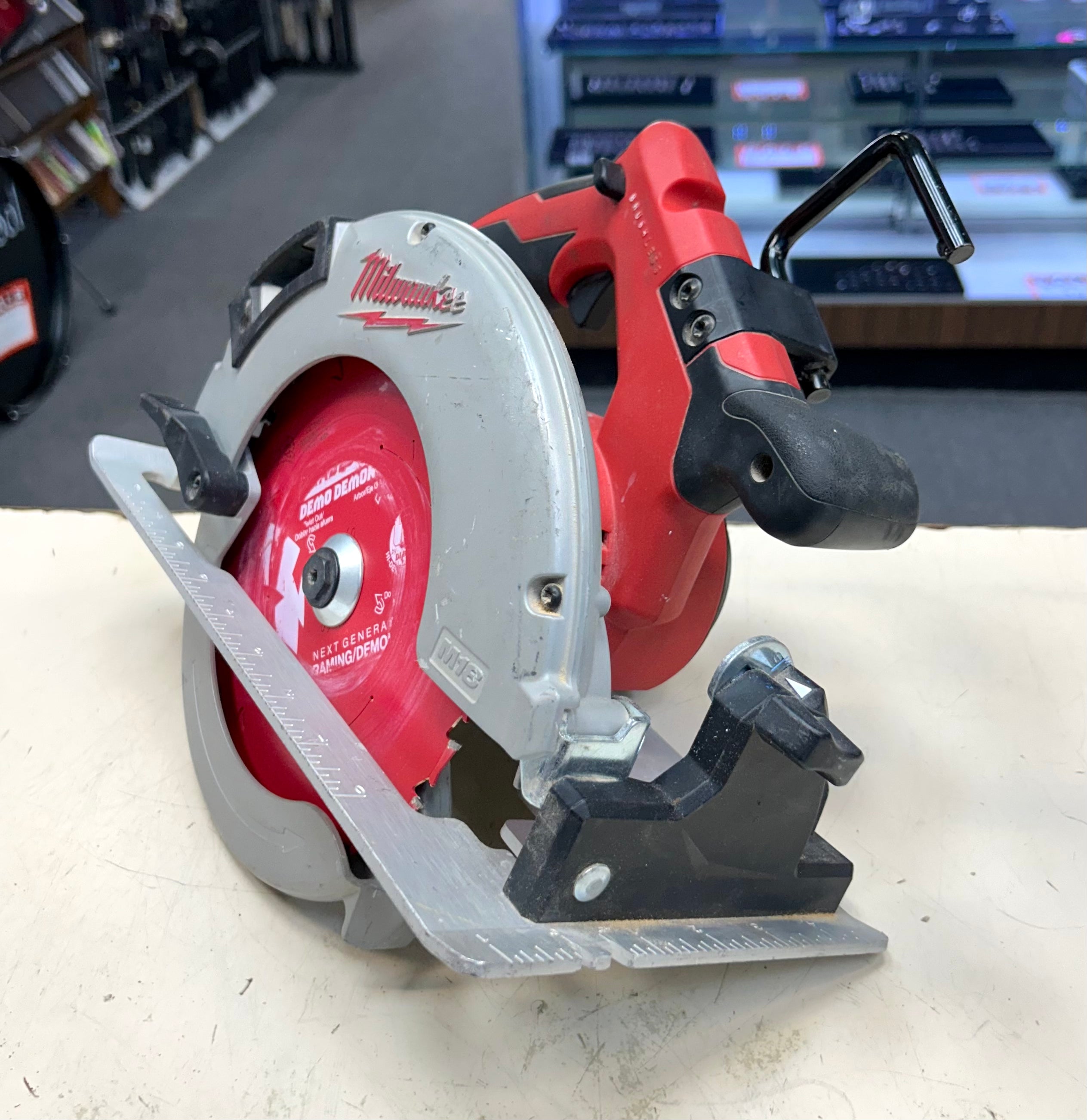 Milwaukee 2631-20 M18 18V 7-1/4” Cordless Circular Saw – Tool Only