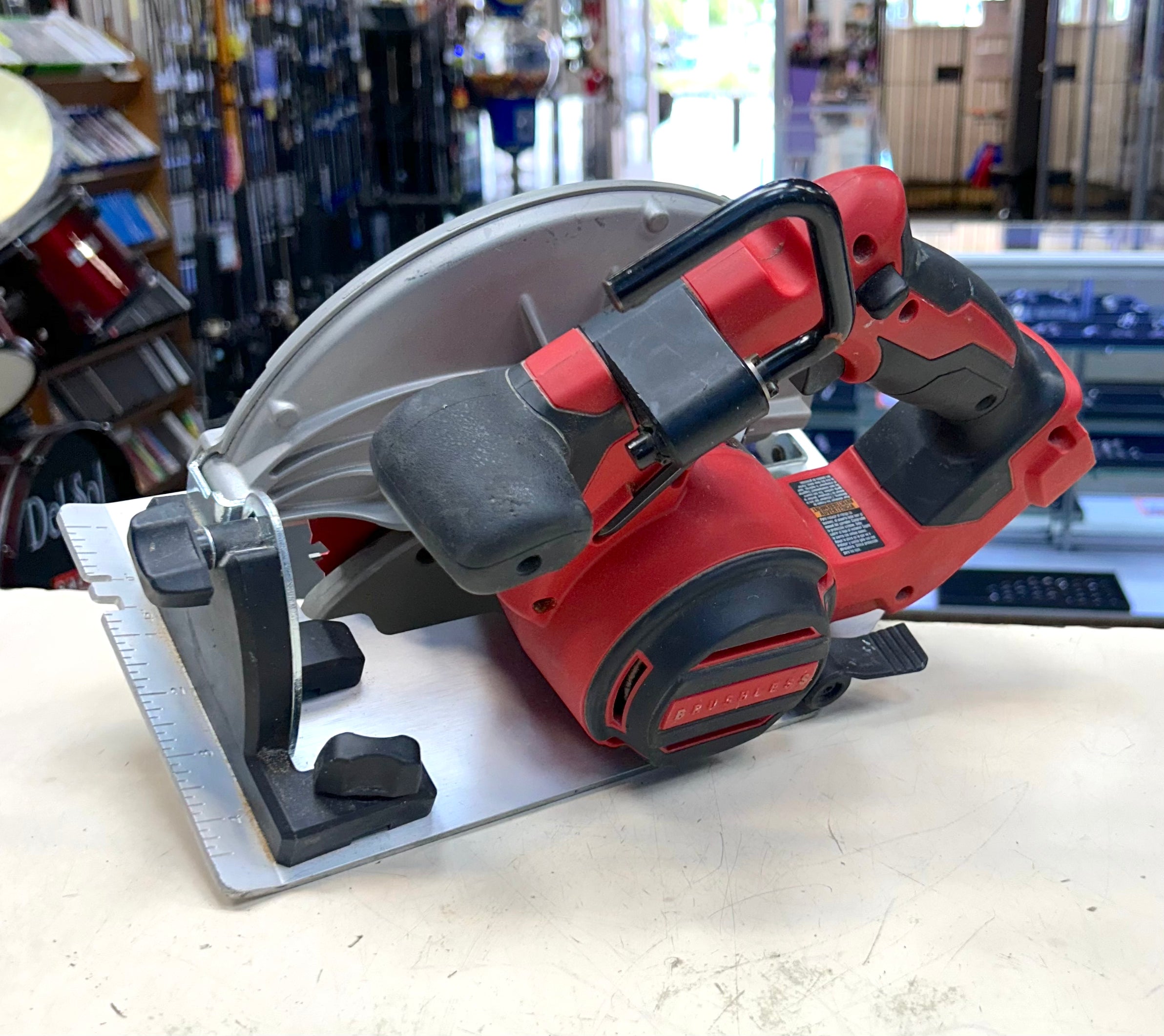 Milwaukee 2631-20 M18 18V 7-1/4” Cordless Circular Saw – Tool Only