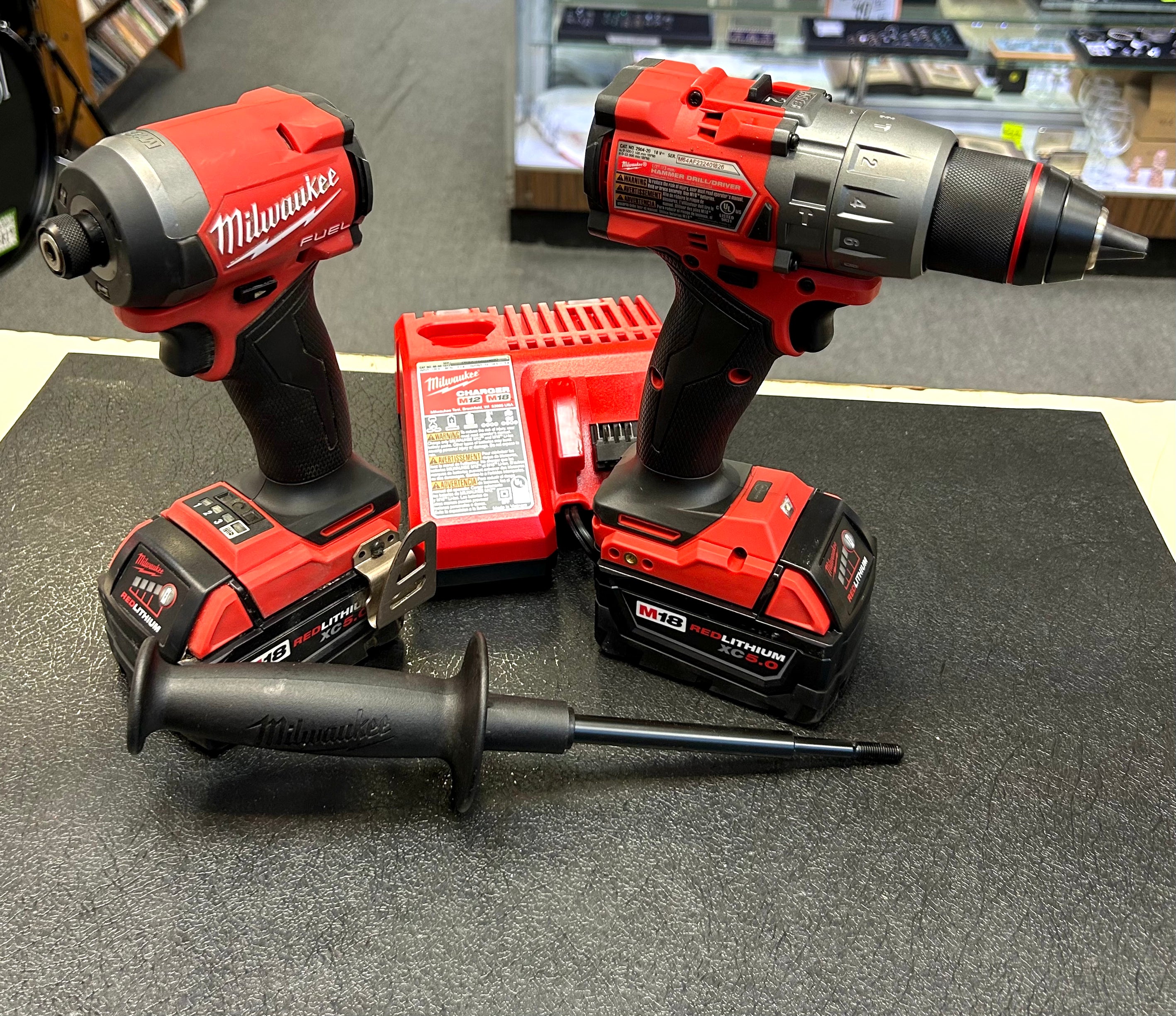 MILWAUKEE M18 FUEL Hammer Drill & Impact Driver Combo Kit
