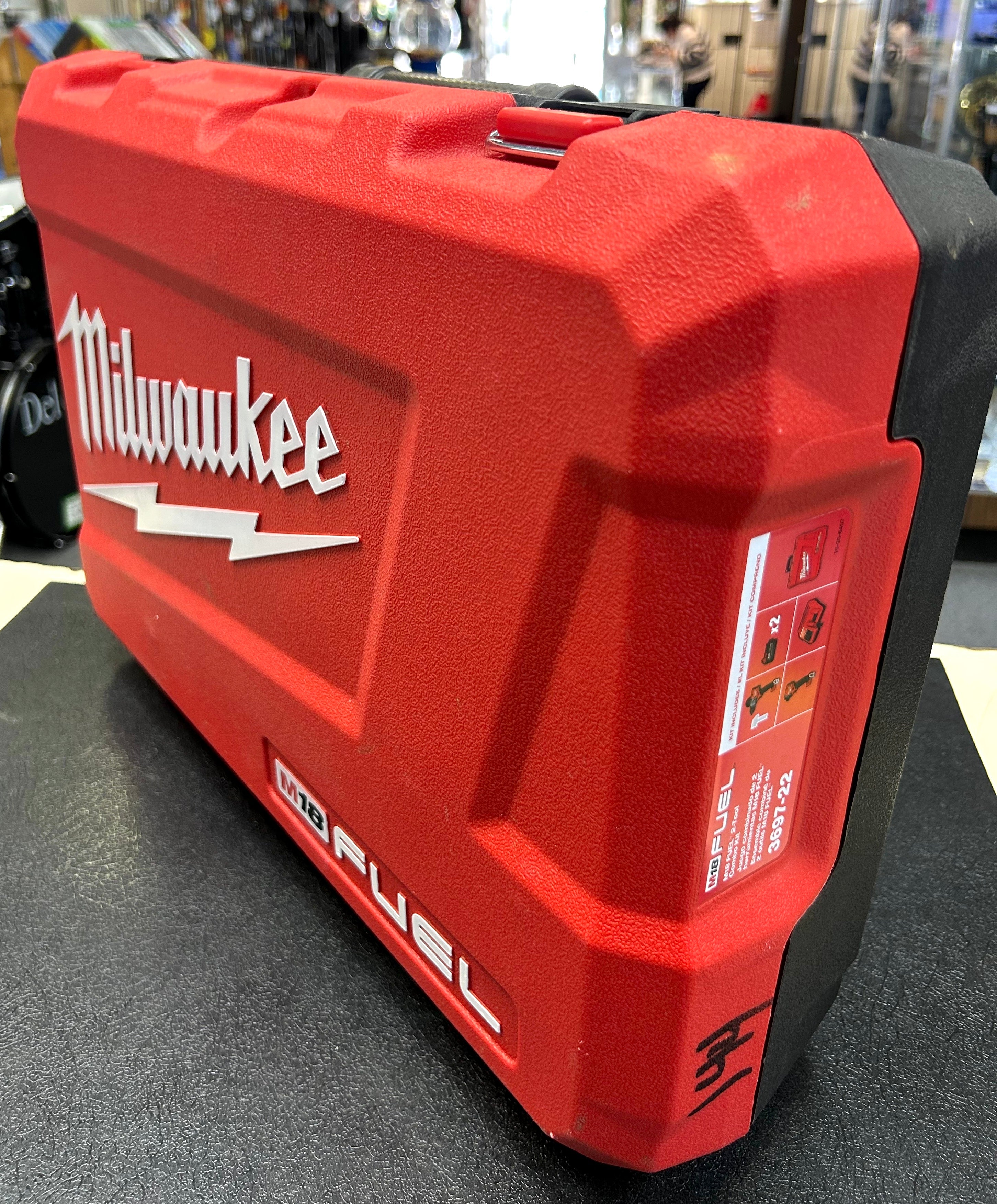 MILWAUKEE M18 FUEL Hammer Drill & Impact Driver Combo Kit