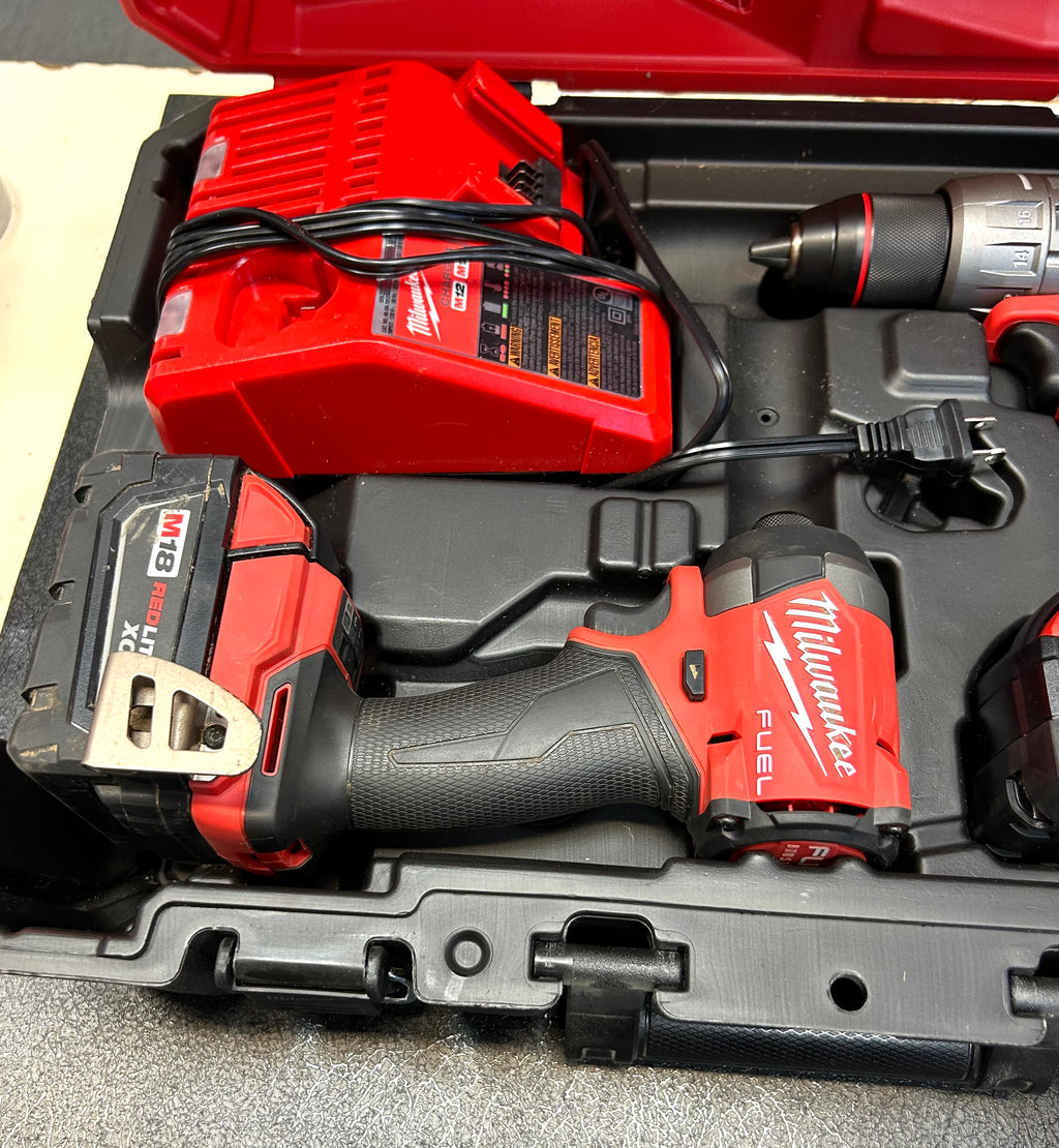 MILWAUKEE M18 FUEL Hammer Drill & Impact Driver Combo Kit
