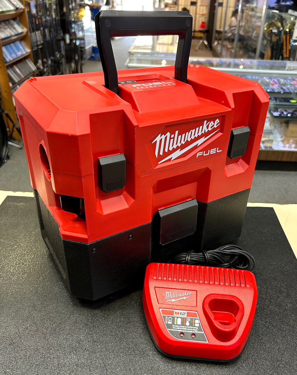 Milwaukee M12 FUEL 1.6 Gallon Wet/Dry Vacuum w/ Battery, Charger & Attachments
