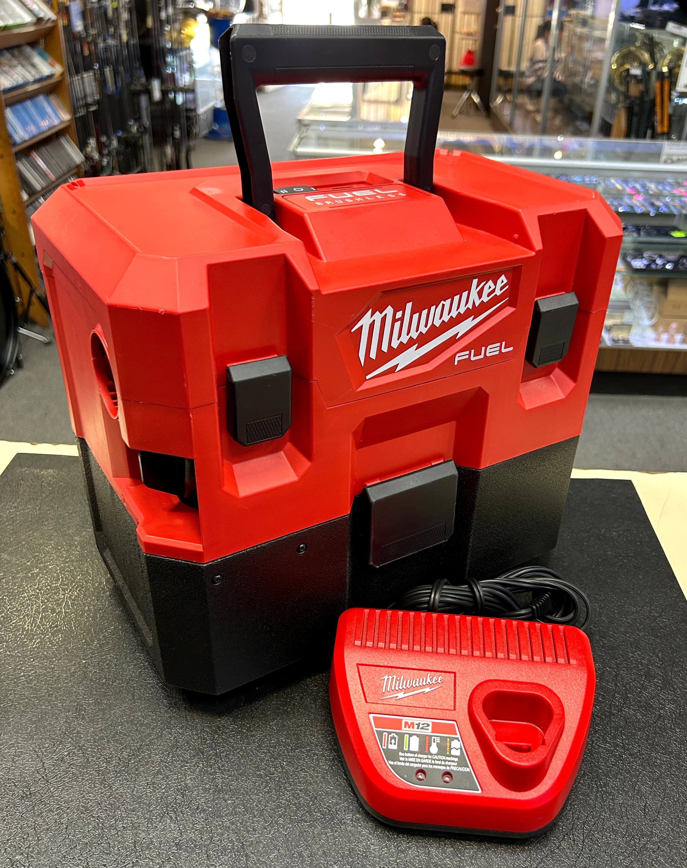 Milwaukee M12 FUEL 1.6 Gallon Wet/Dry Vacuum w/ Battery, Charger & Attachments